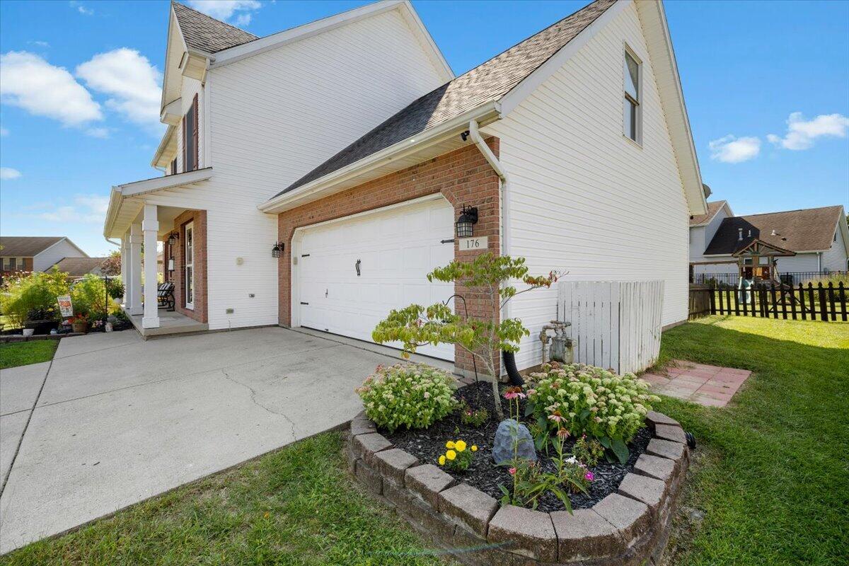 176 Locust View, Troy, Ohio 45373