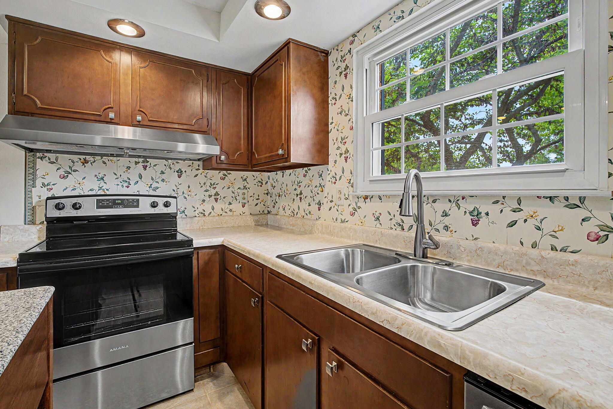 633 Sharon, Fairborn, Ohio 45324