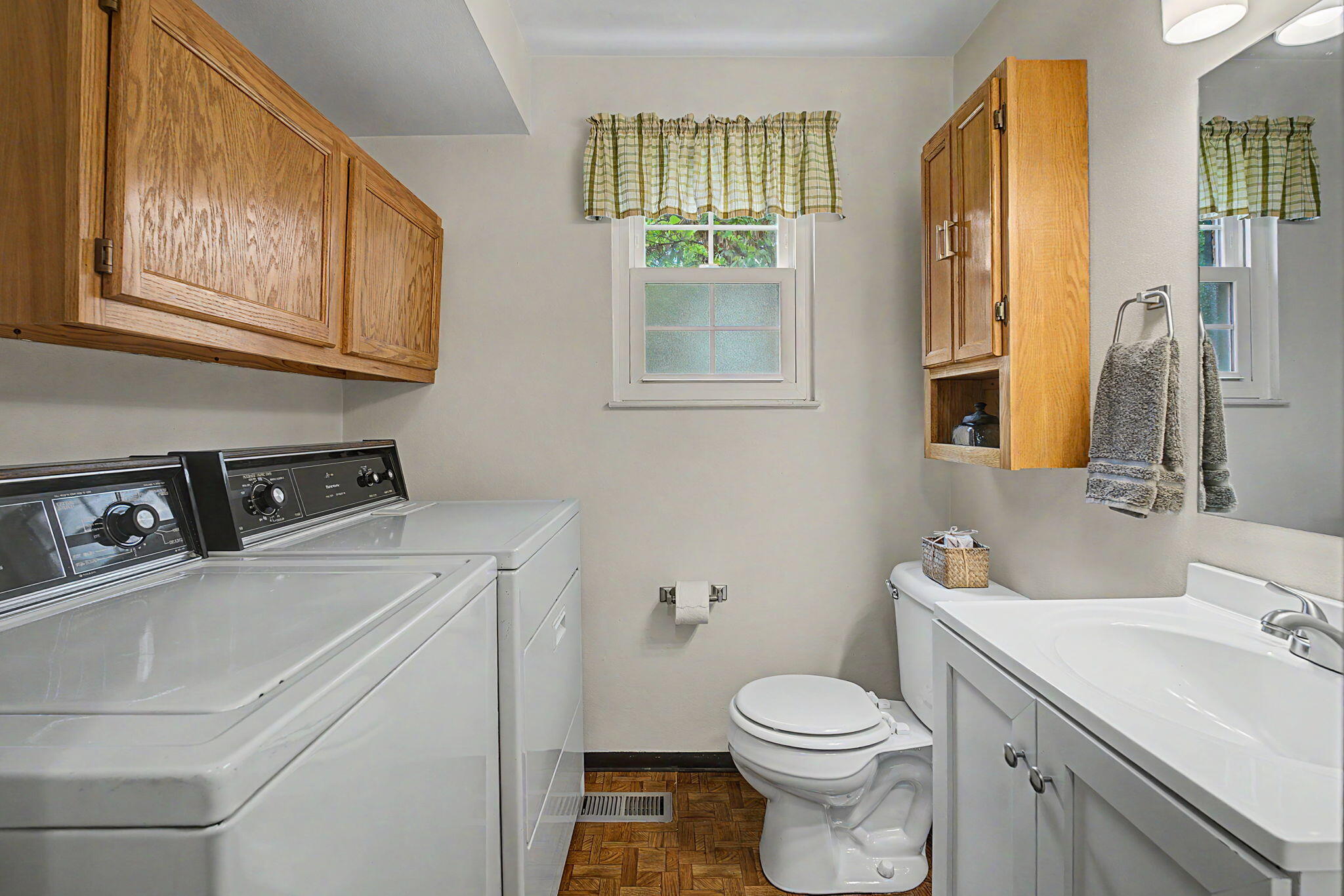 633 Sharon, Fairborn, Ohio 45324