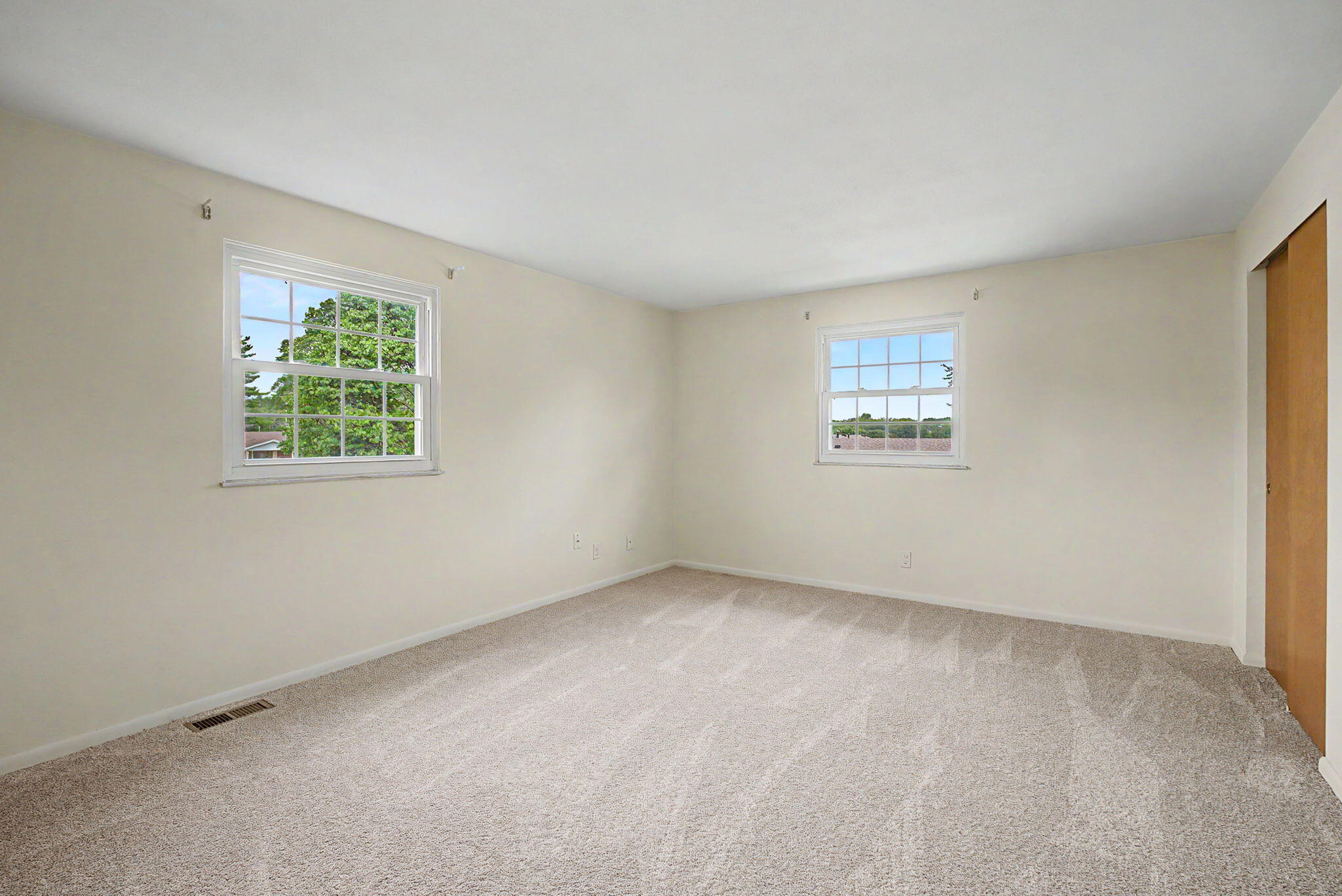 633 Sharon, Fairborn, Ohio 45324
