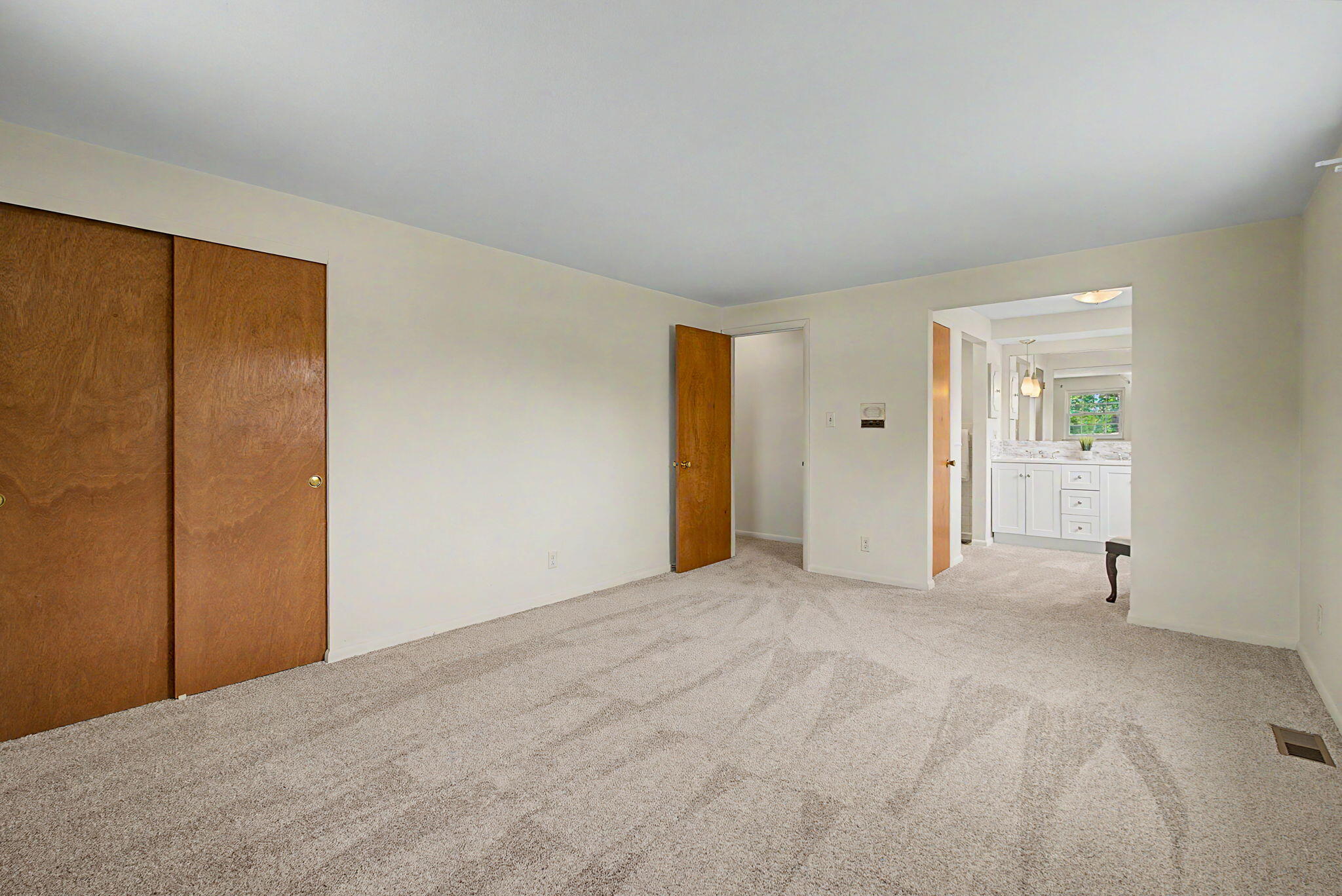 633 Sharon, Fairborn, Ohio 45324