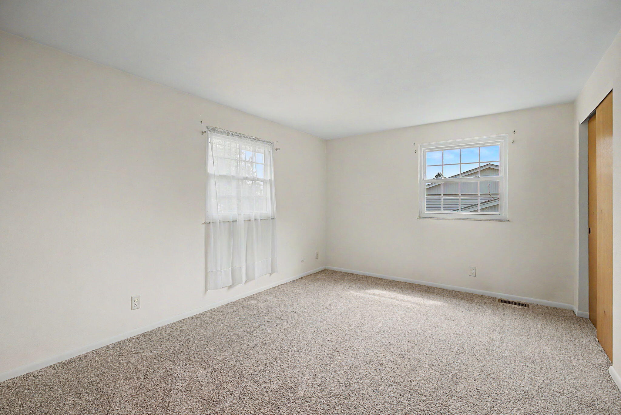 633 Sharon, Fairborn, Ohio 45324