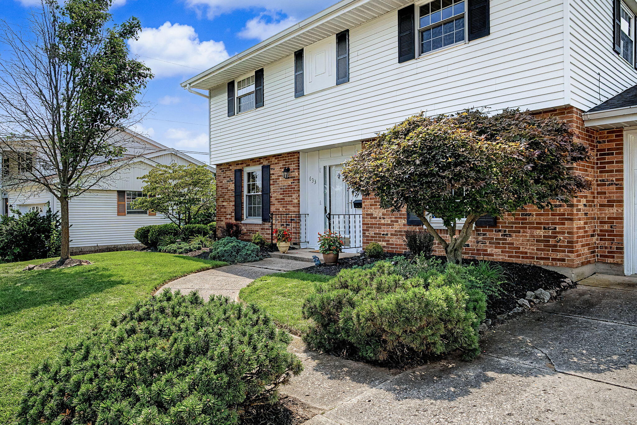 633 Sharon, Fairborn, Ohio 45324