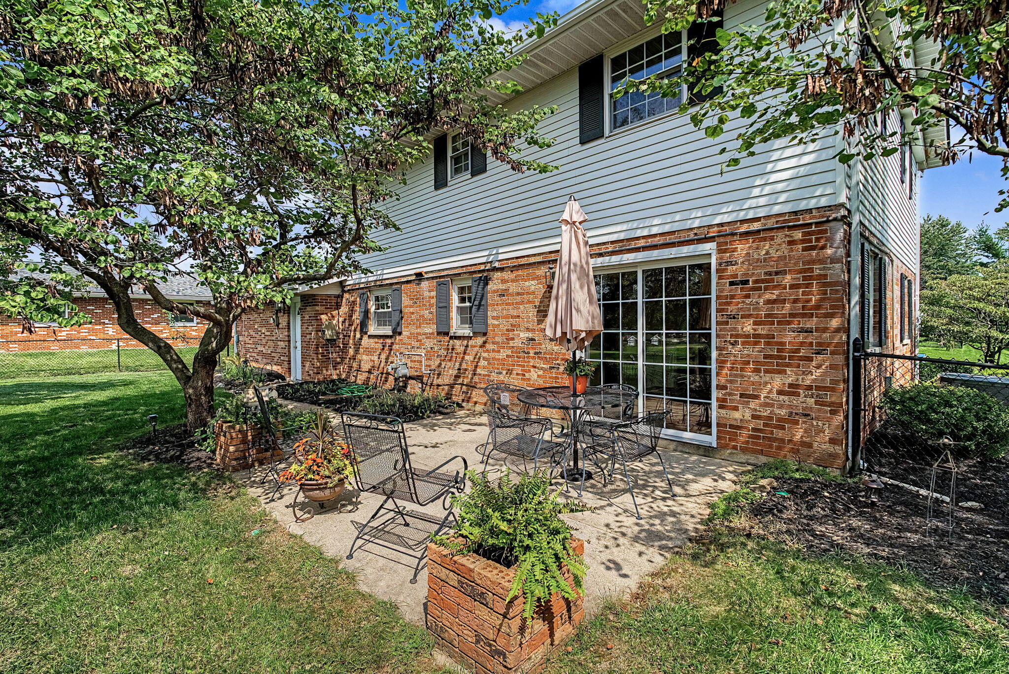 633 Sharon, Fairborn, Ohio 45324