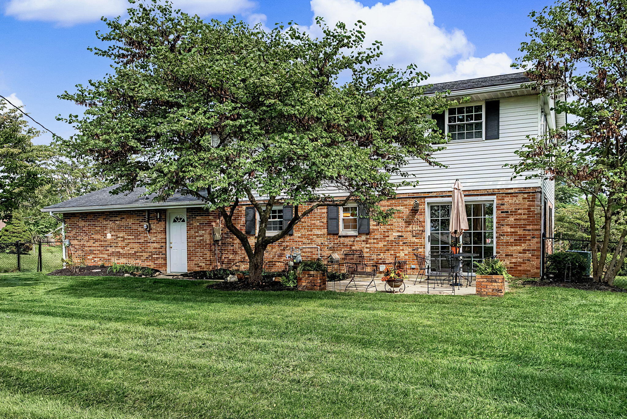 633 Sharon, Fairborn, Ohio 45324
