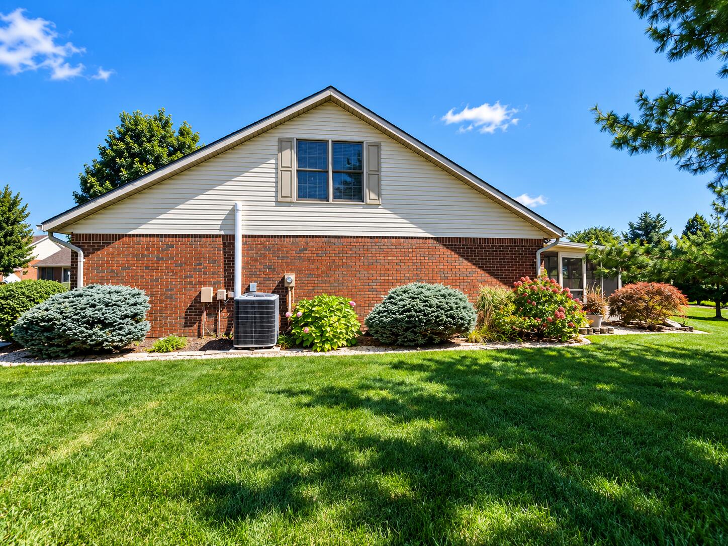 1922 Cattail Point, Springfield, Ohio 45502
