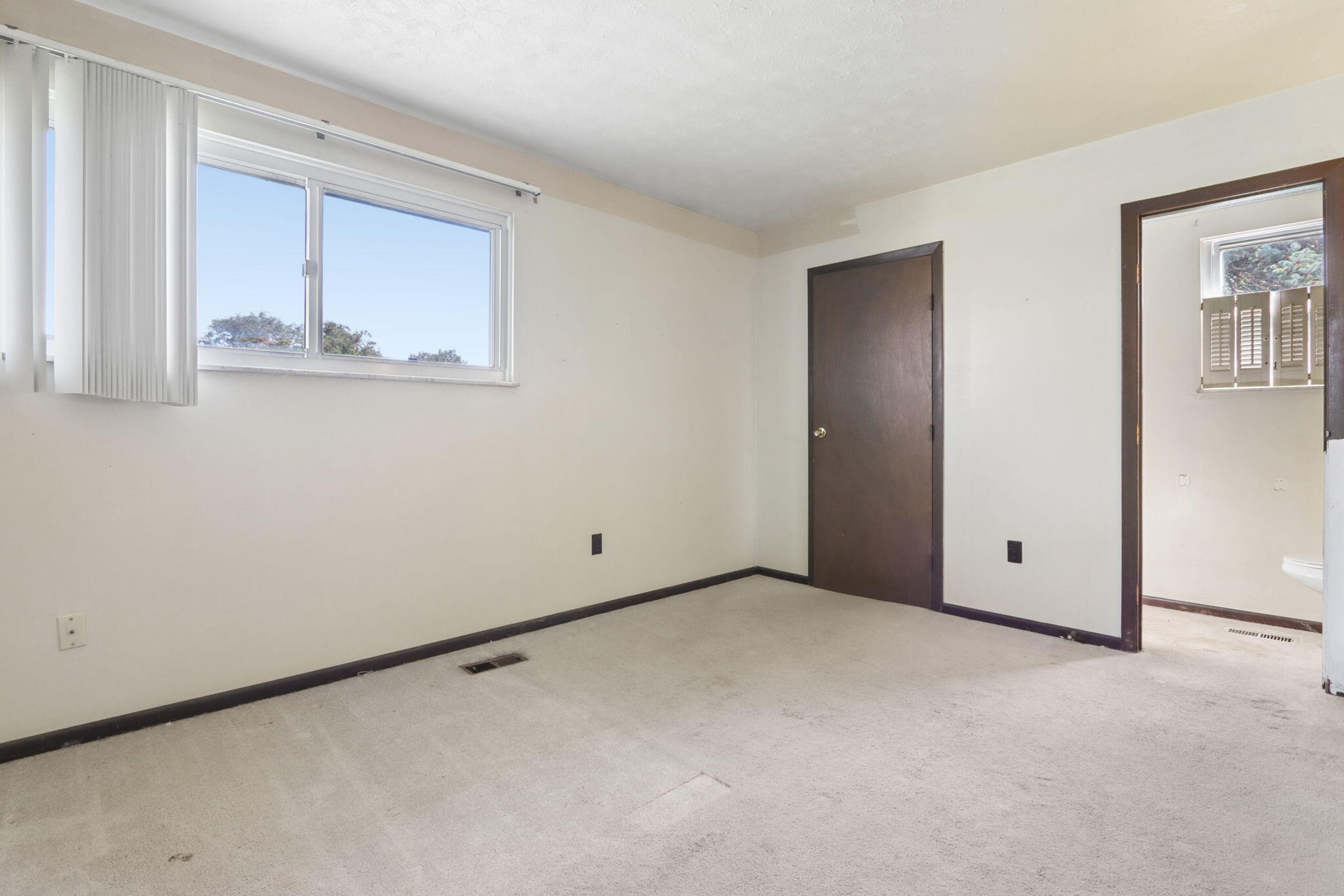 2430 Choctaw, London, Ohio 43140