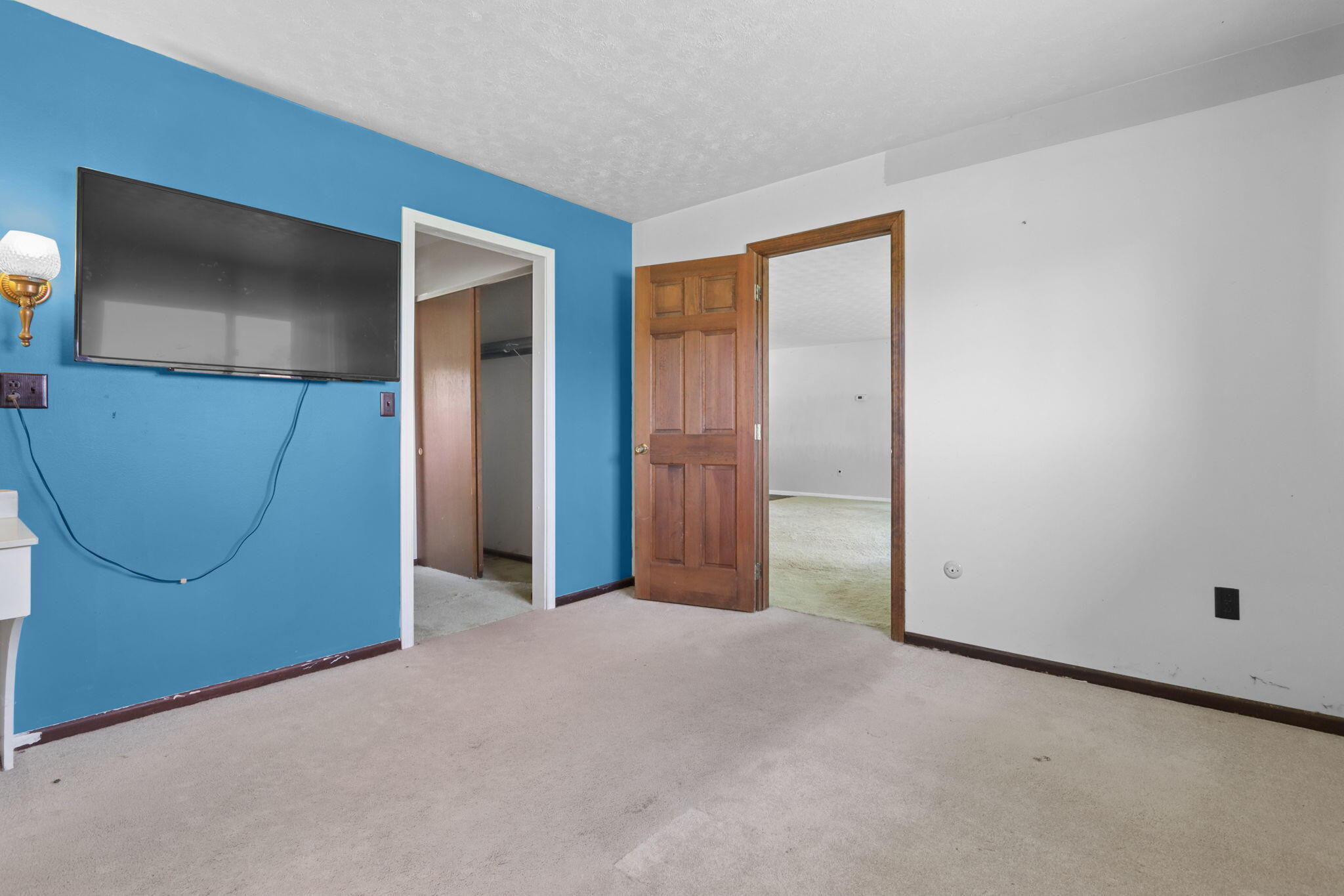 2430 Choctaw, London, Ohio 43140