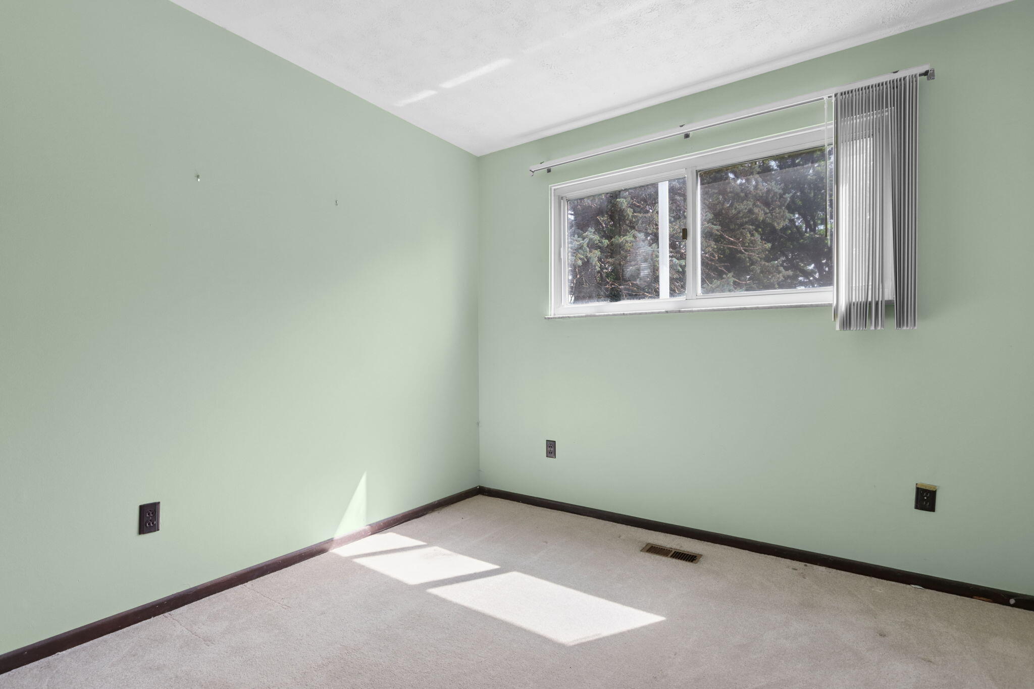 2430 Choctaw, London, Ohio 43140