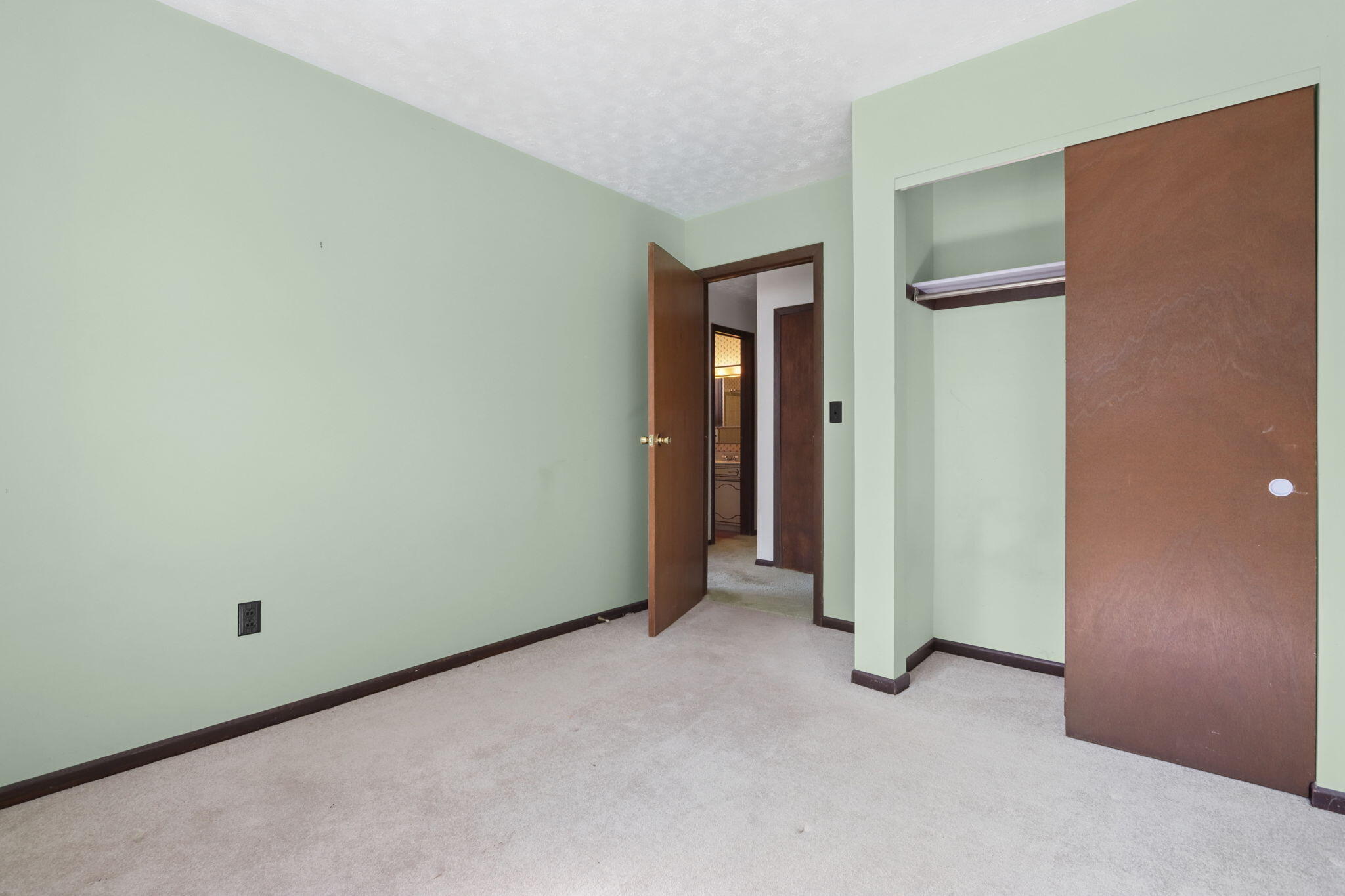 2430 Choctaw, London, Ohio 43140