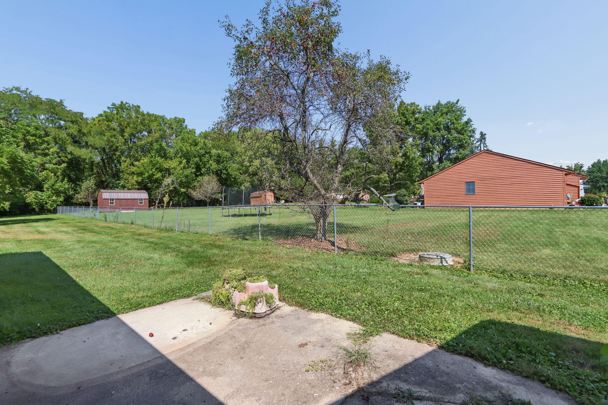 2430 Choctaw, London, Ohio 43140