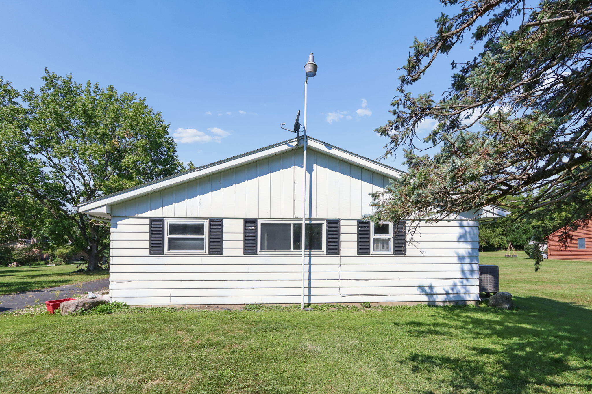2430 Choctaw, London, Ohio 43140