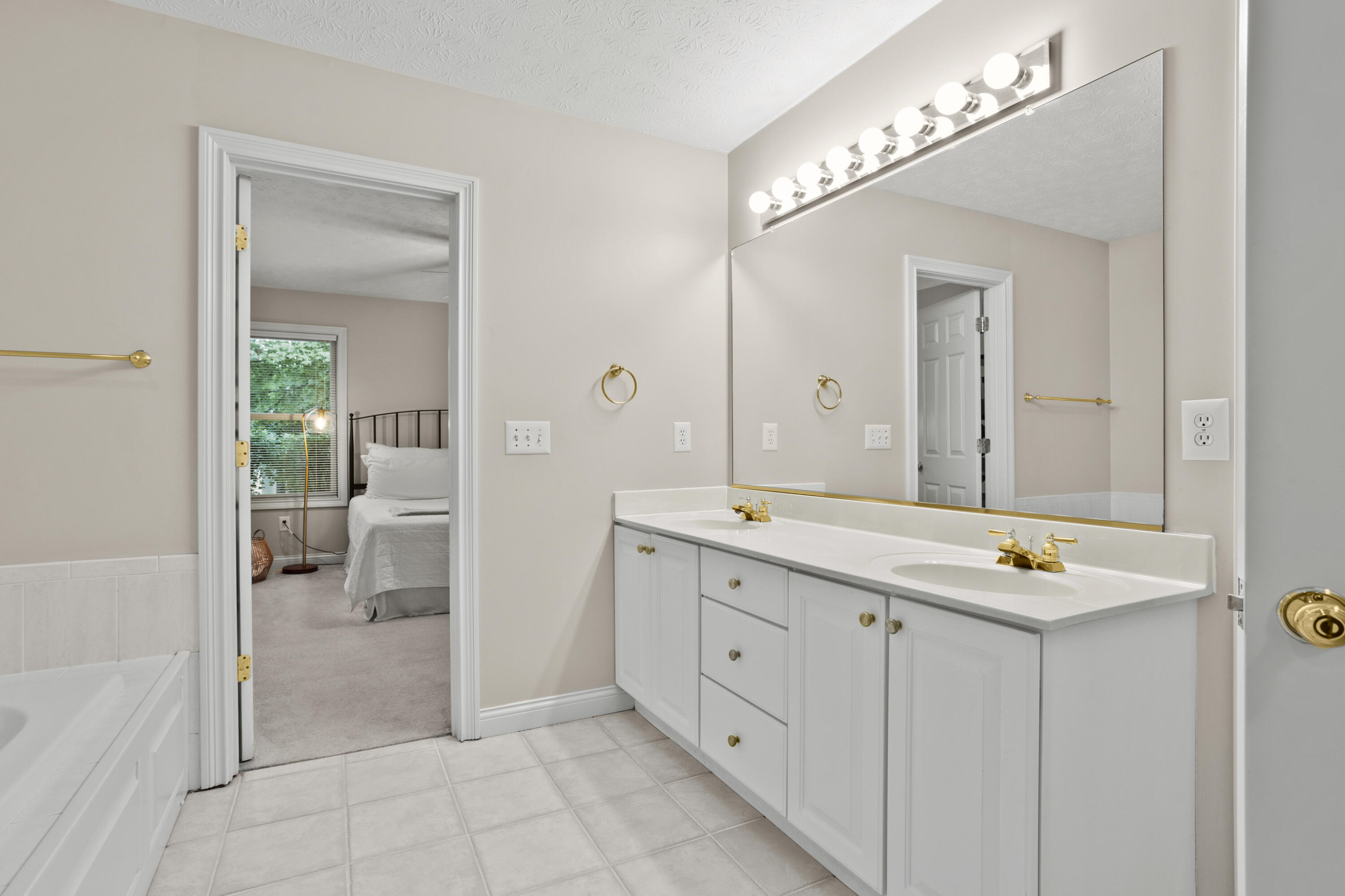 2365 Worthington, Troy, Ohio 45373
