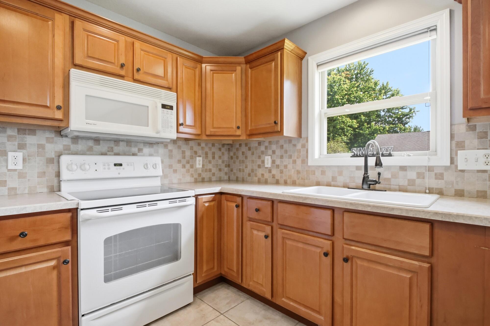 1742 Northpoint, Springfield, Ohio 45503