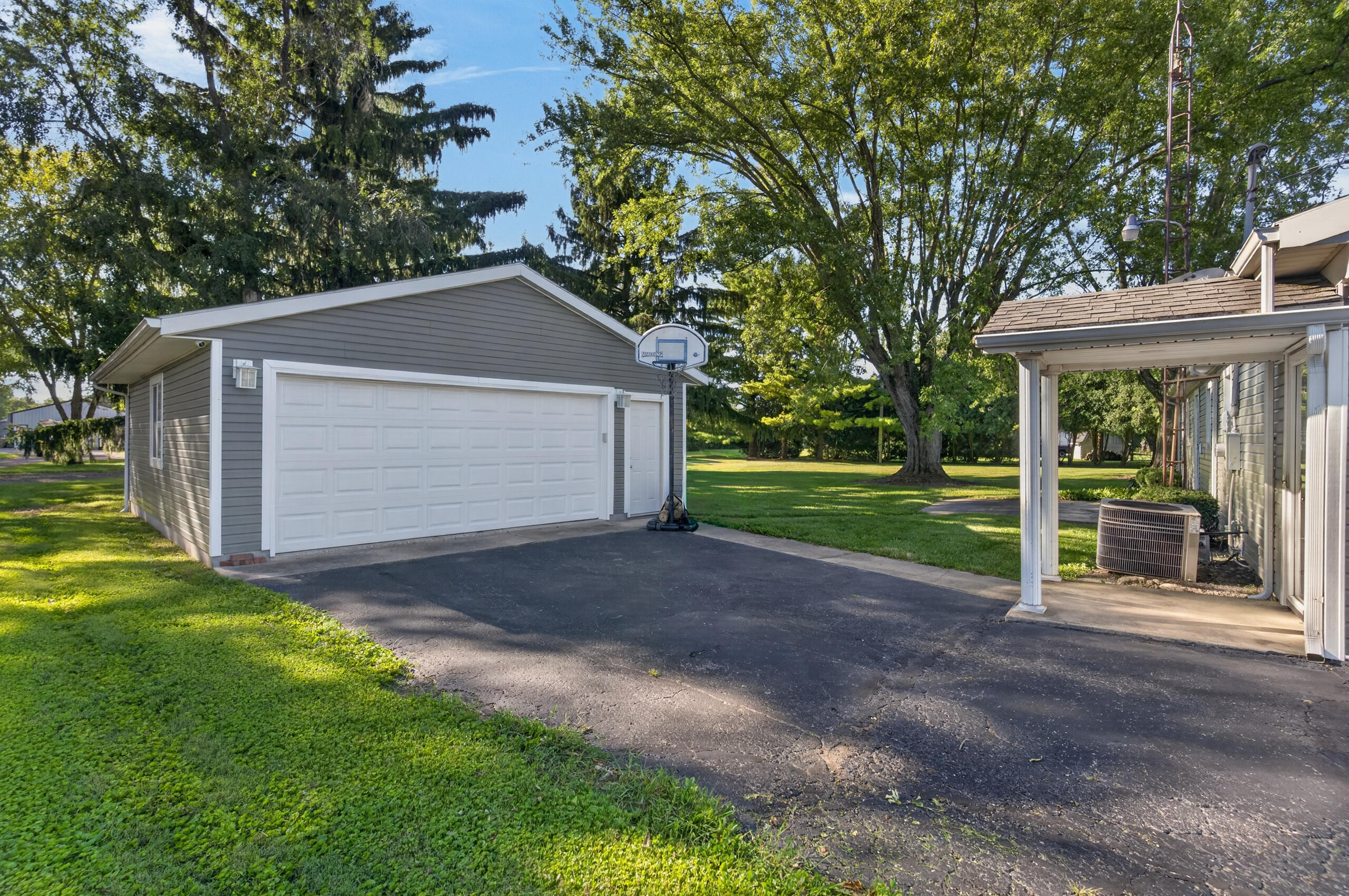 910 Miller, De Graff, Ohio 43318