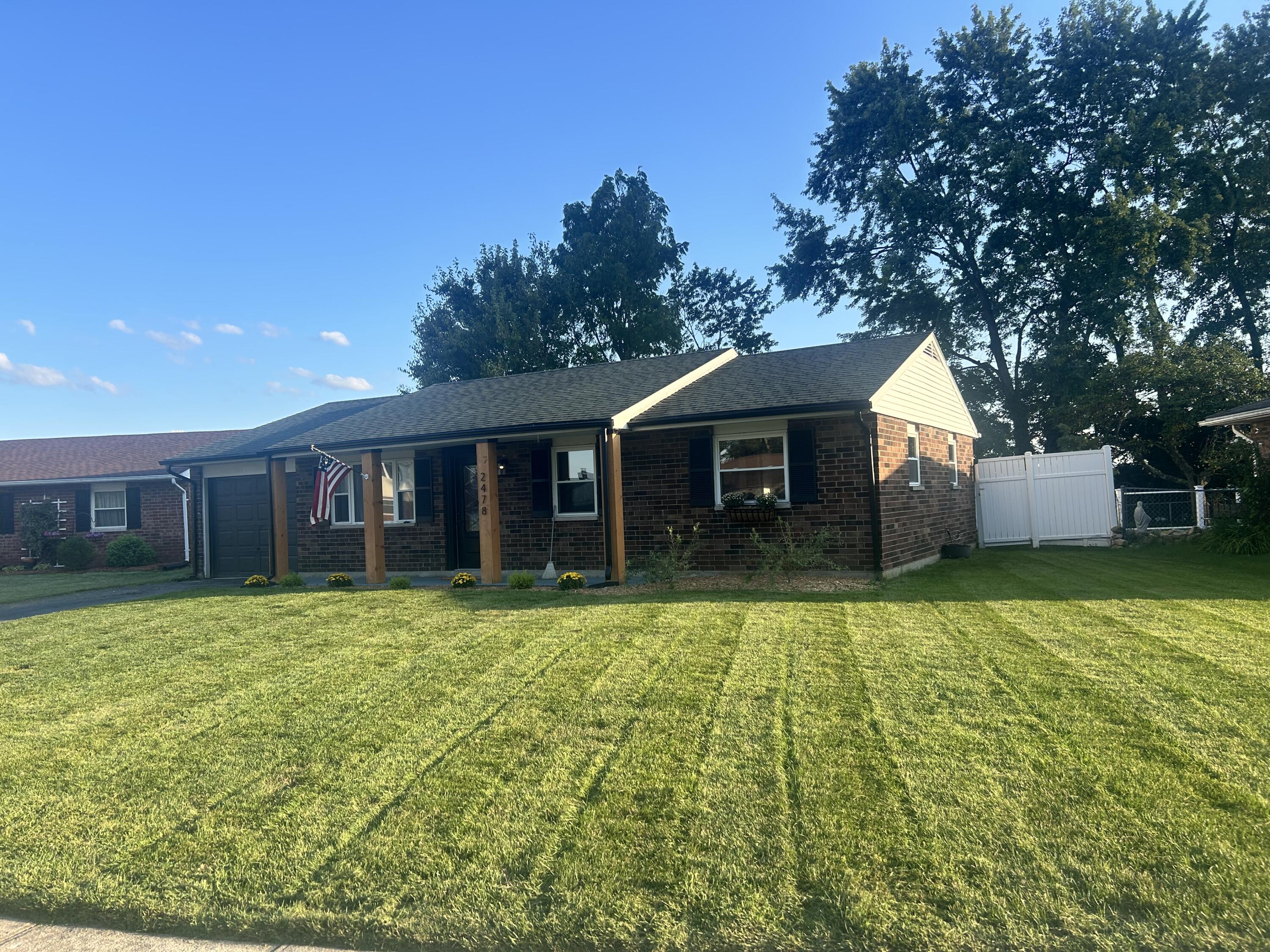 2478 Foxchase, Troy, Ohio 45373