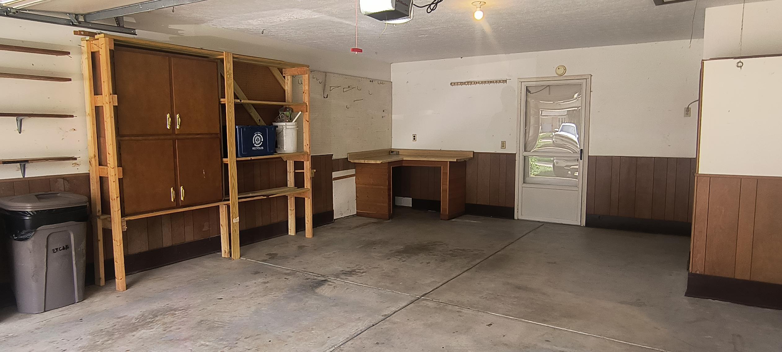 2230 Manhattan, Springfield, Ohio 45504