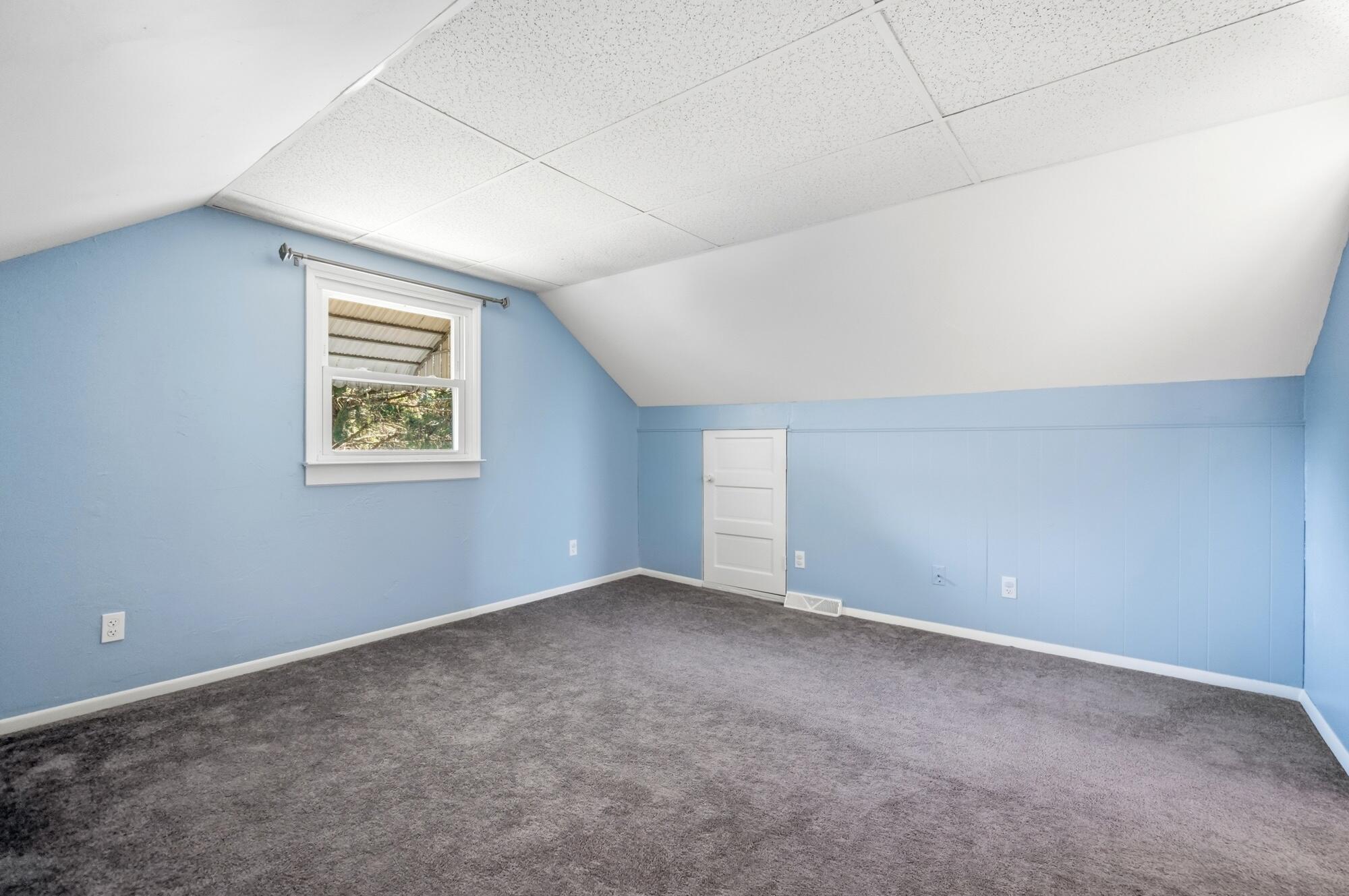 1956 Elaina, Springfield, Ohio 45503