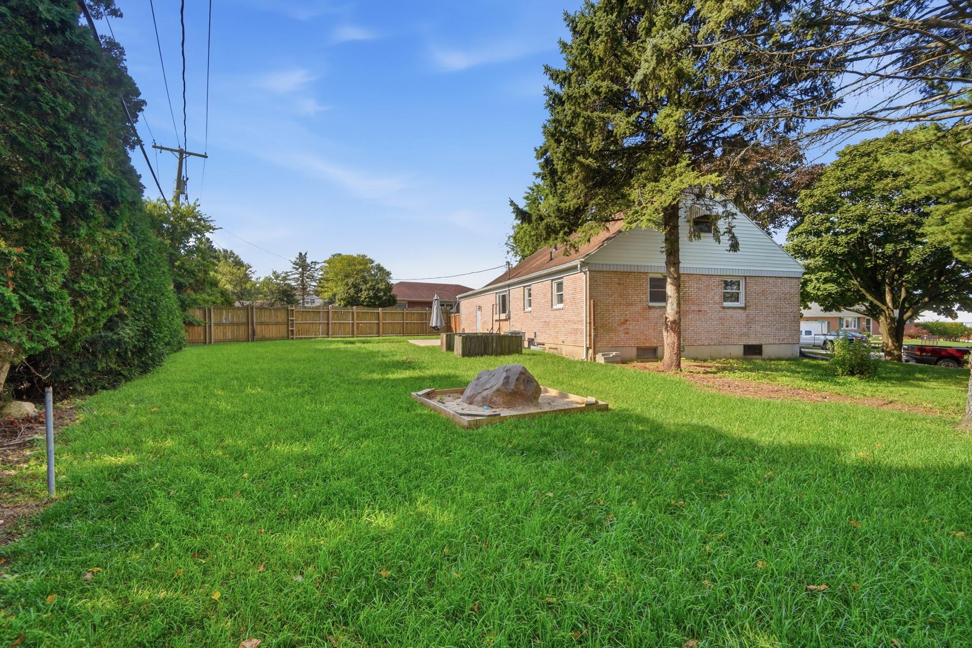 1956 Elaina, Springfield, Ohio 45503