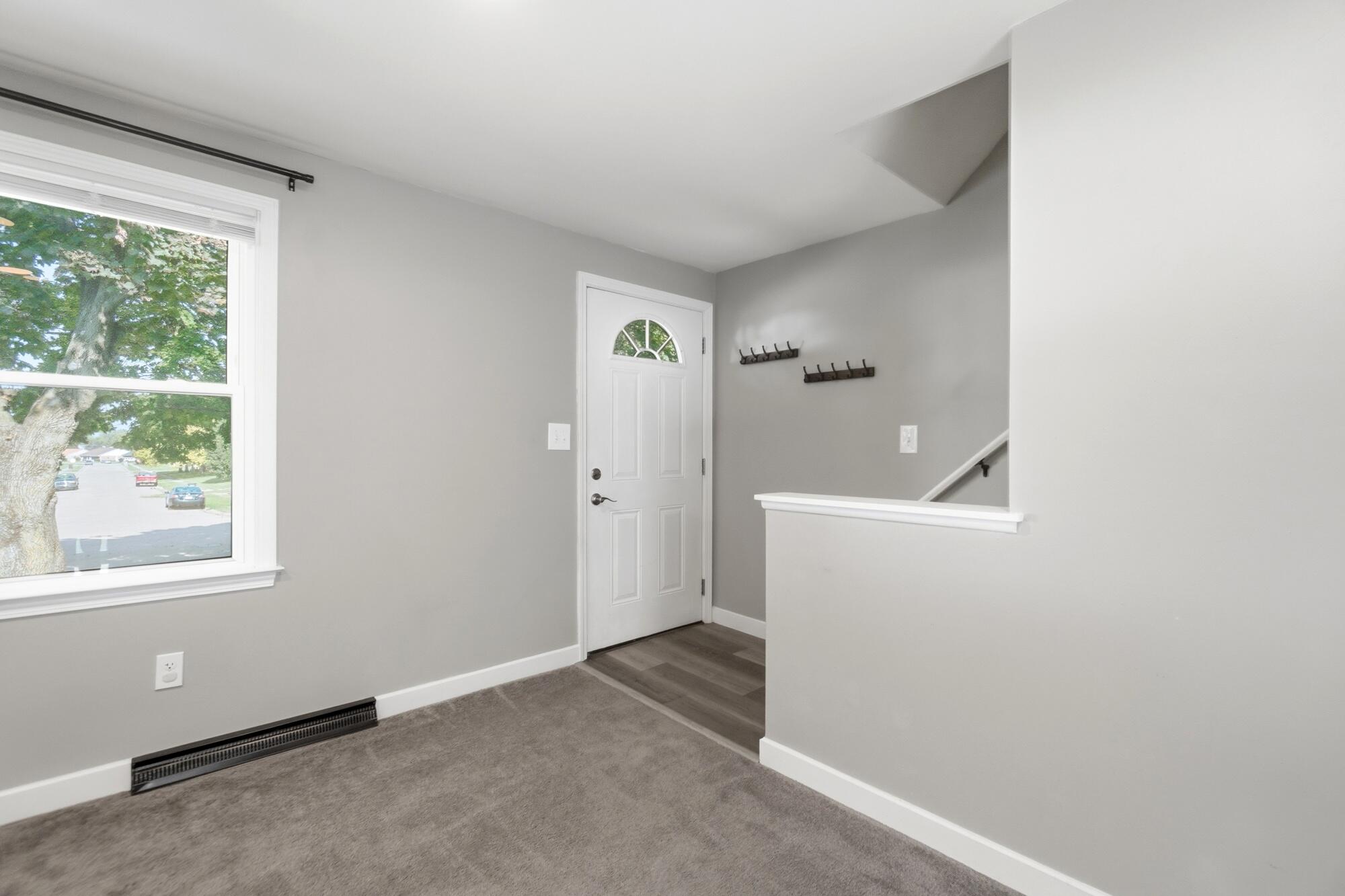 1956 Elaina, Springfield, Ohio 45503