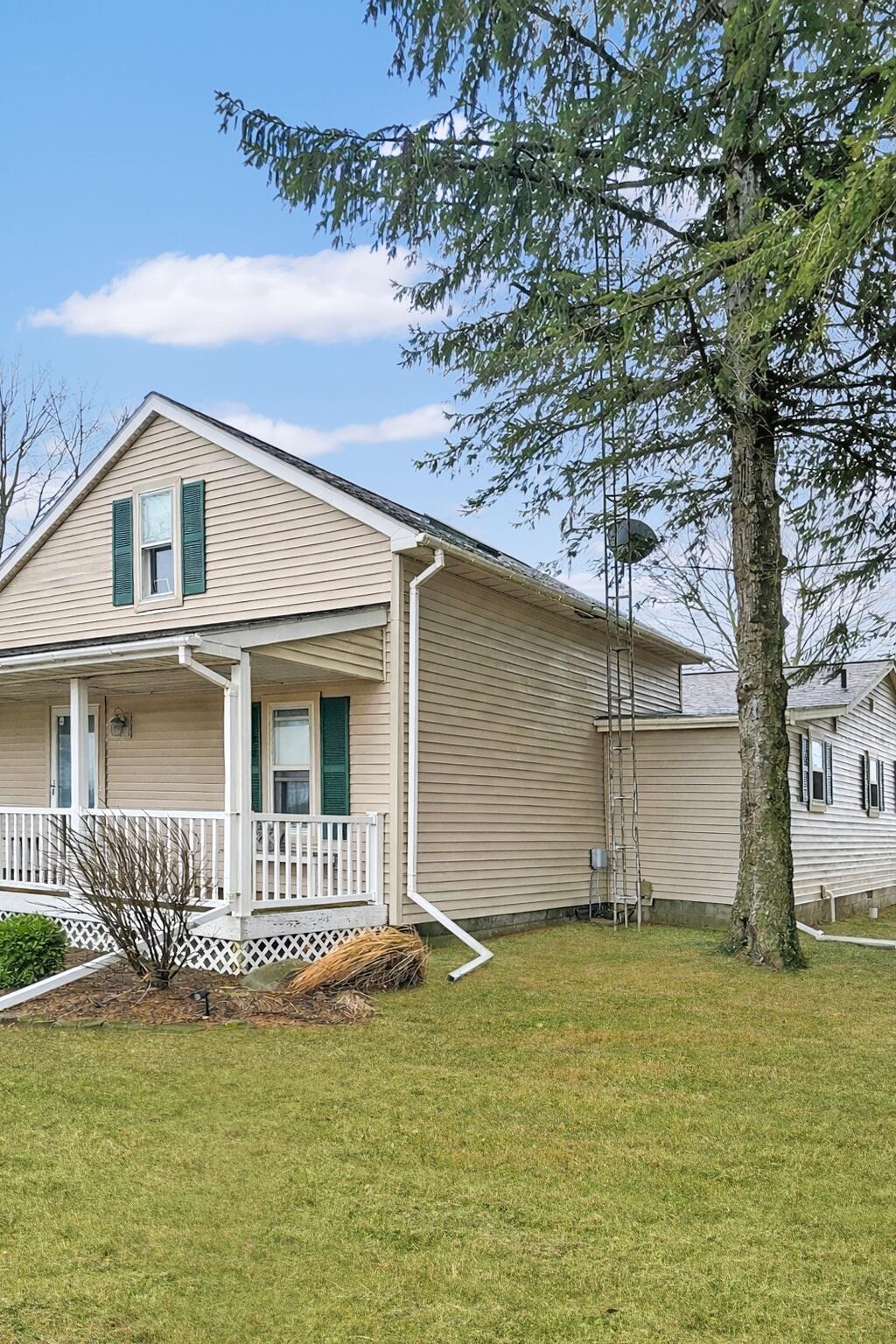 335 State Route 121, New Paris, Ohio 45347