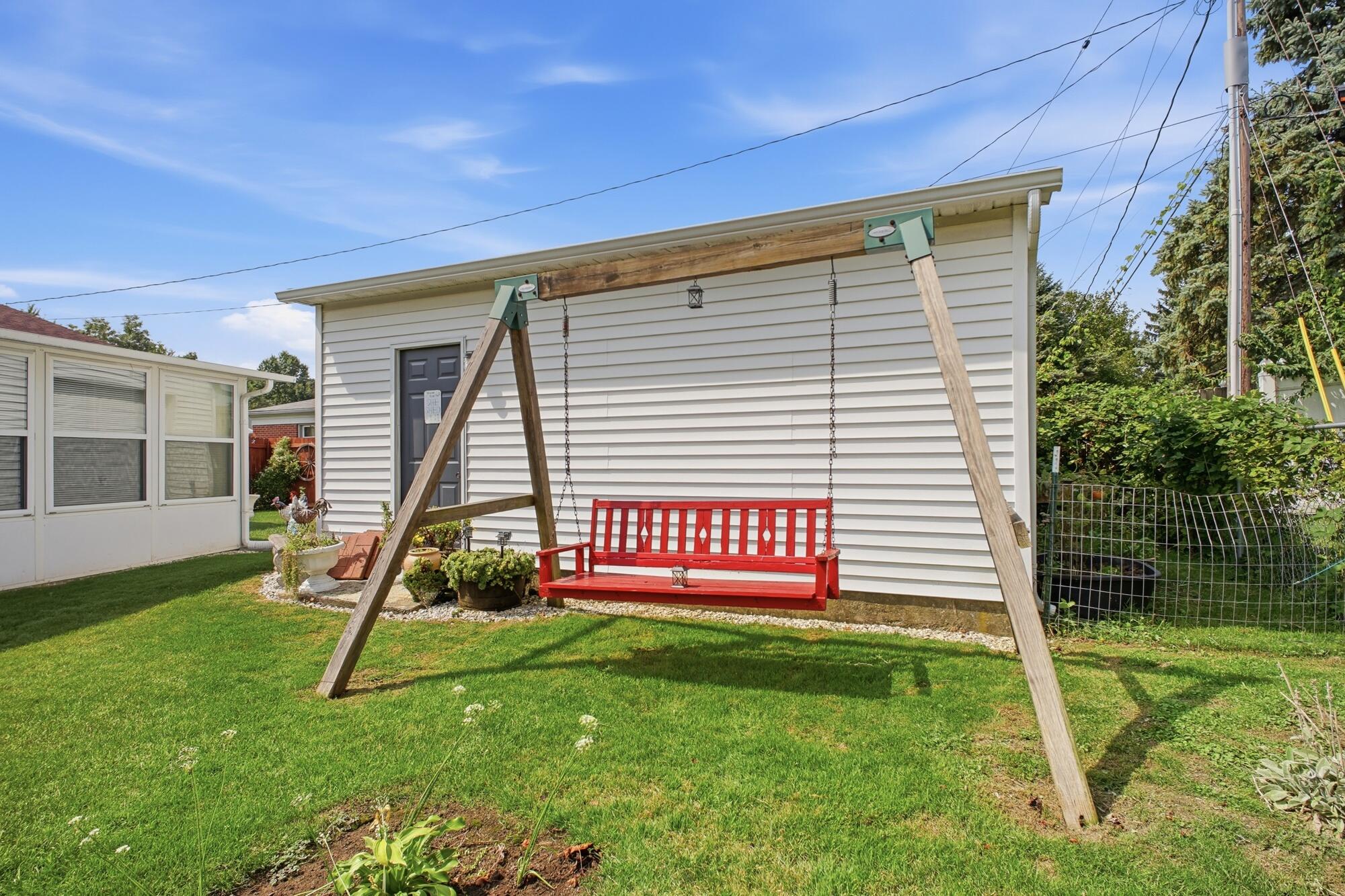 7335 Cosner, Dayton, Ohio 45424