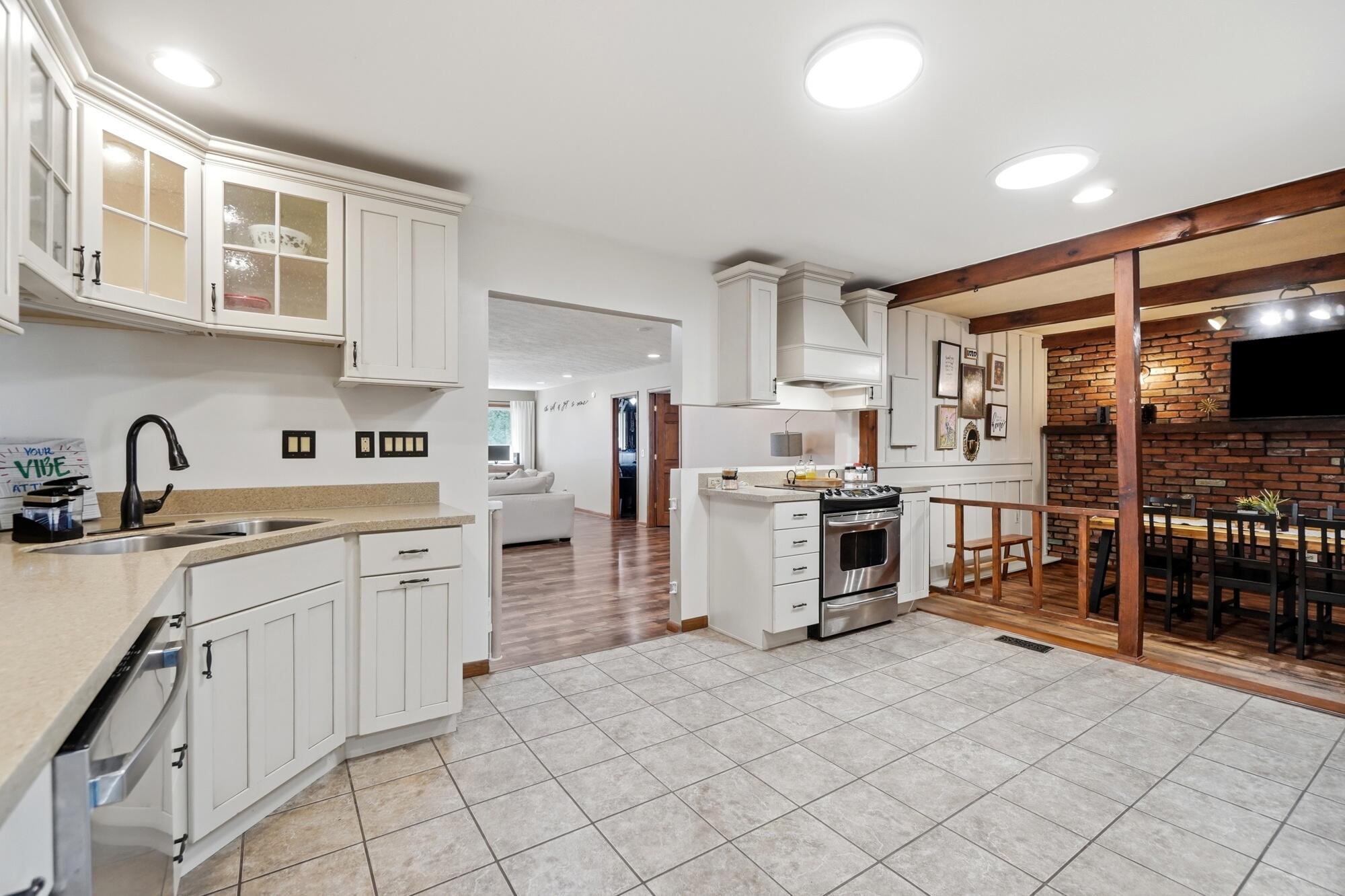 3230 Glouster, Springfield, Ohio 45503
