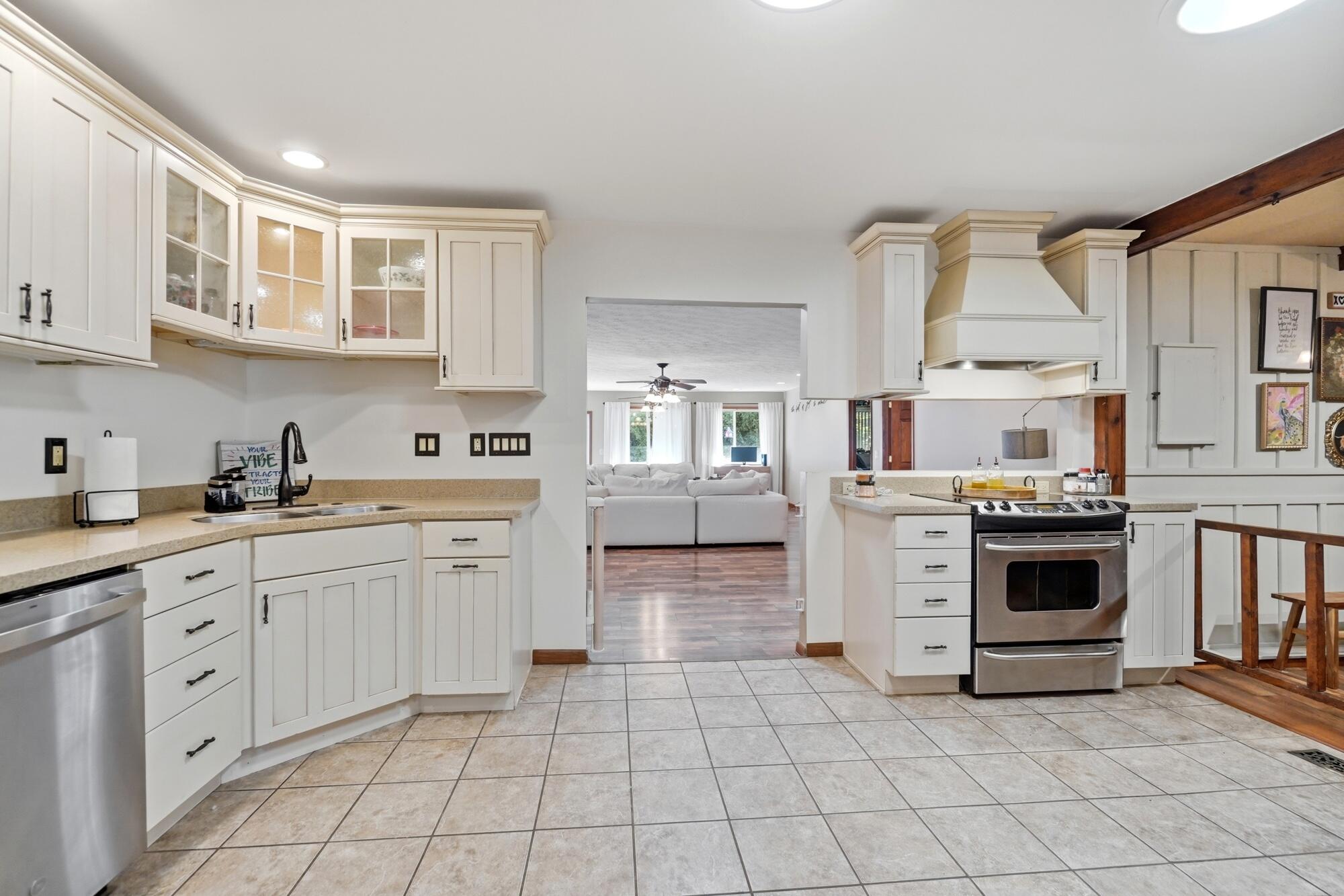 3230 Glouster, Springfield, Ohio 45503