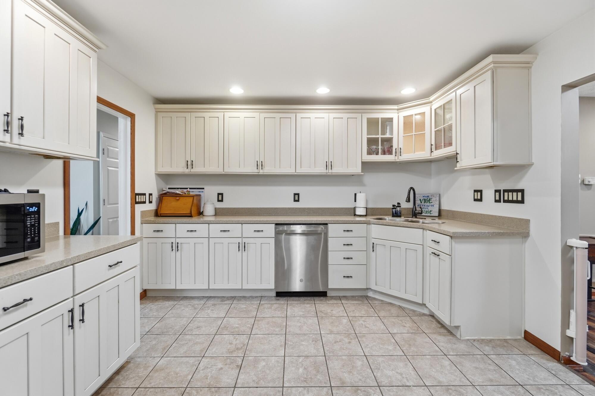 3230 Glouster, Springfield, Ohio 45503
