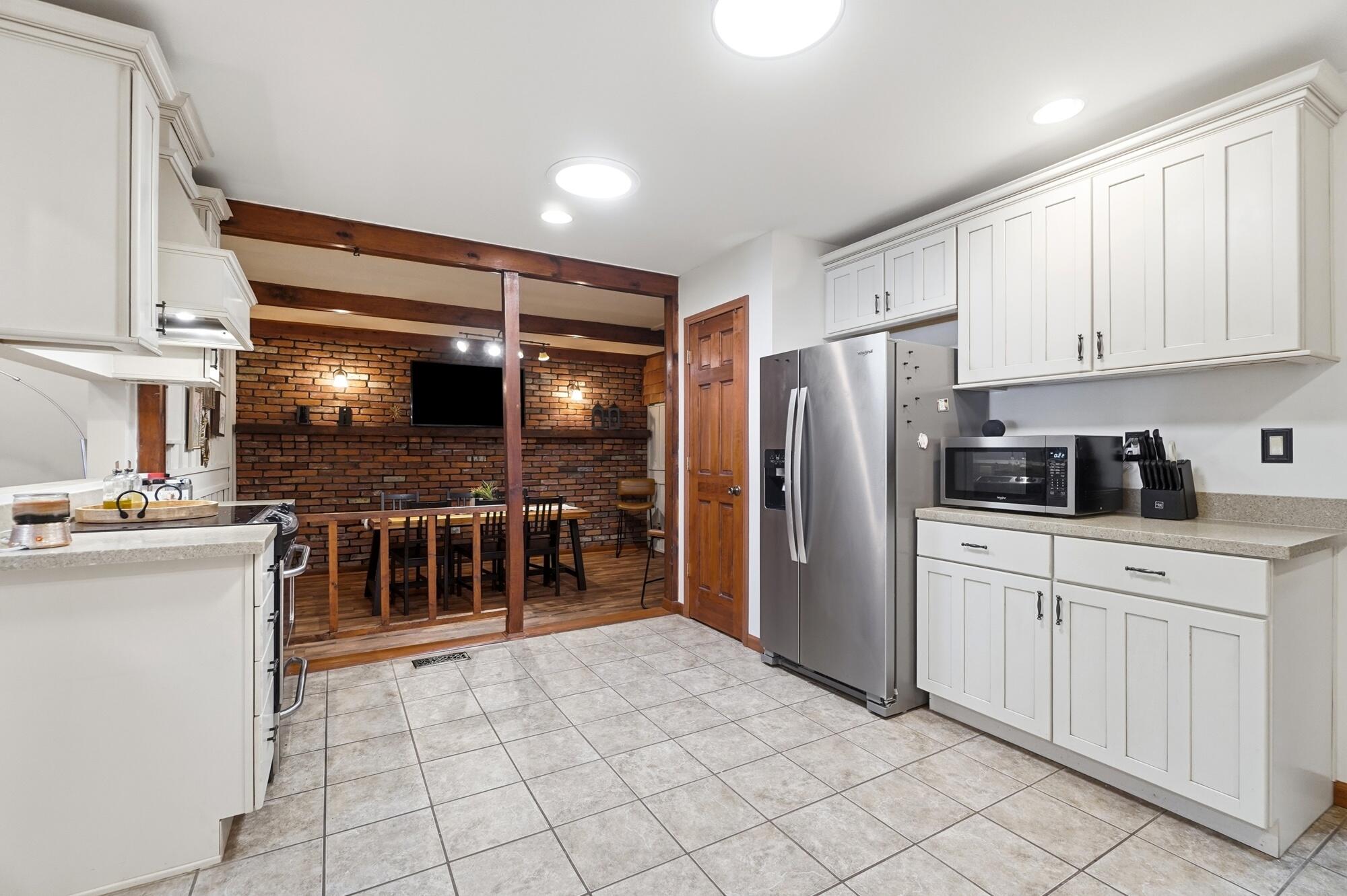 3230 Glouster, Springfield, Ohio 45503