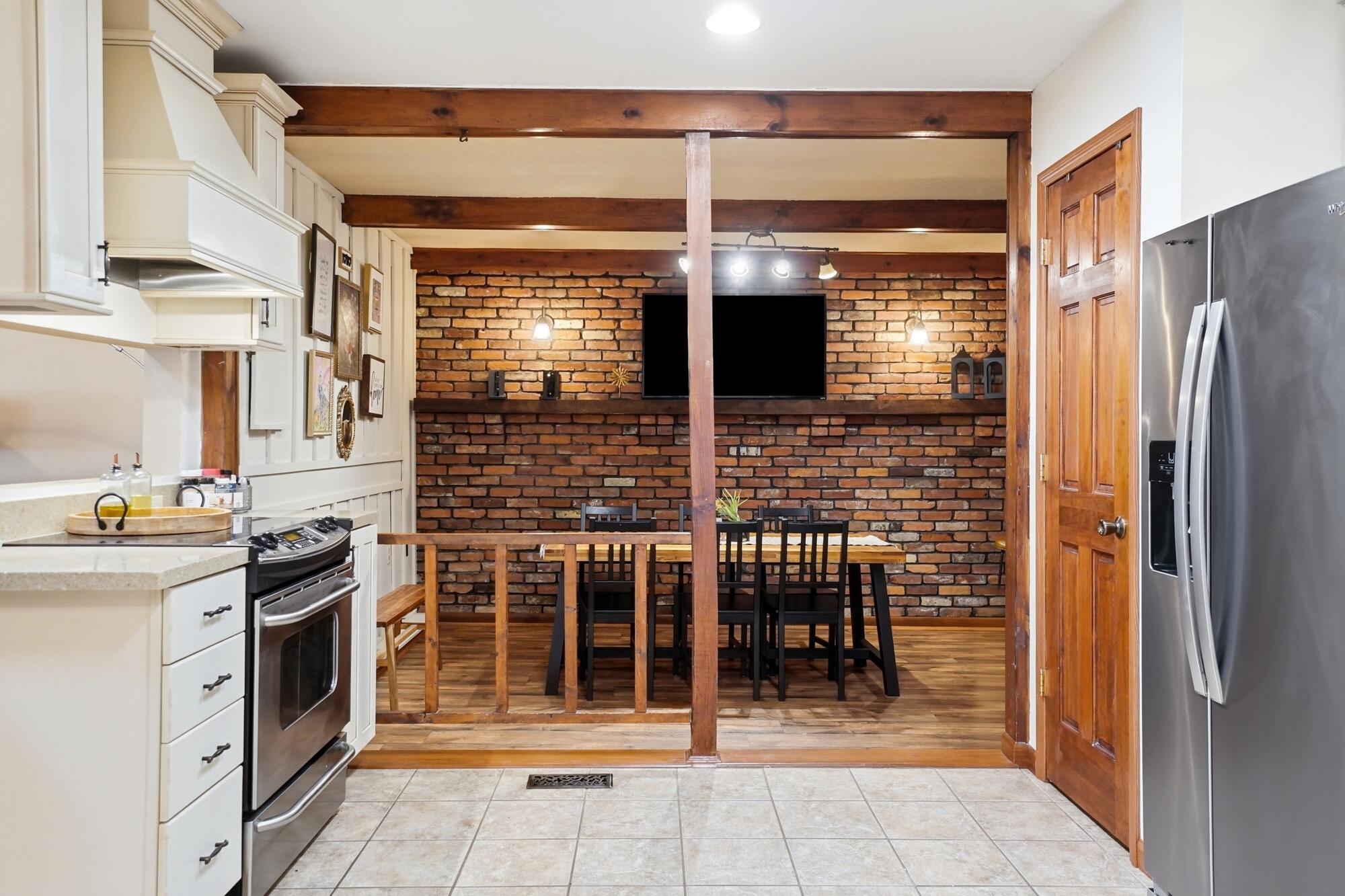 3230 Glouster, Springfield, Ohio 45503