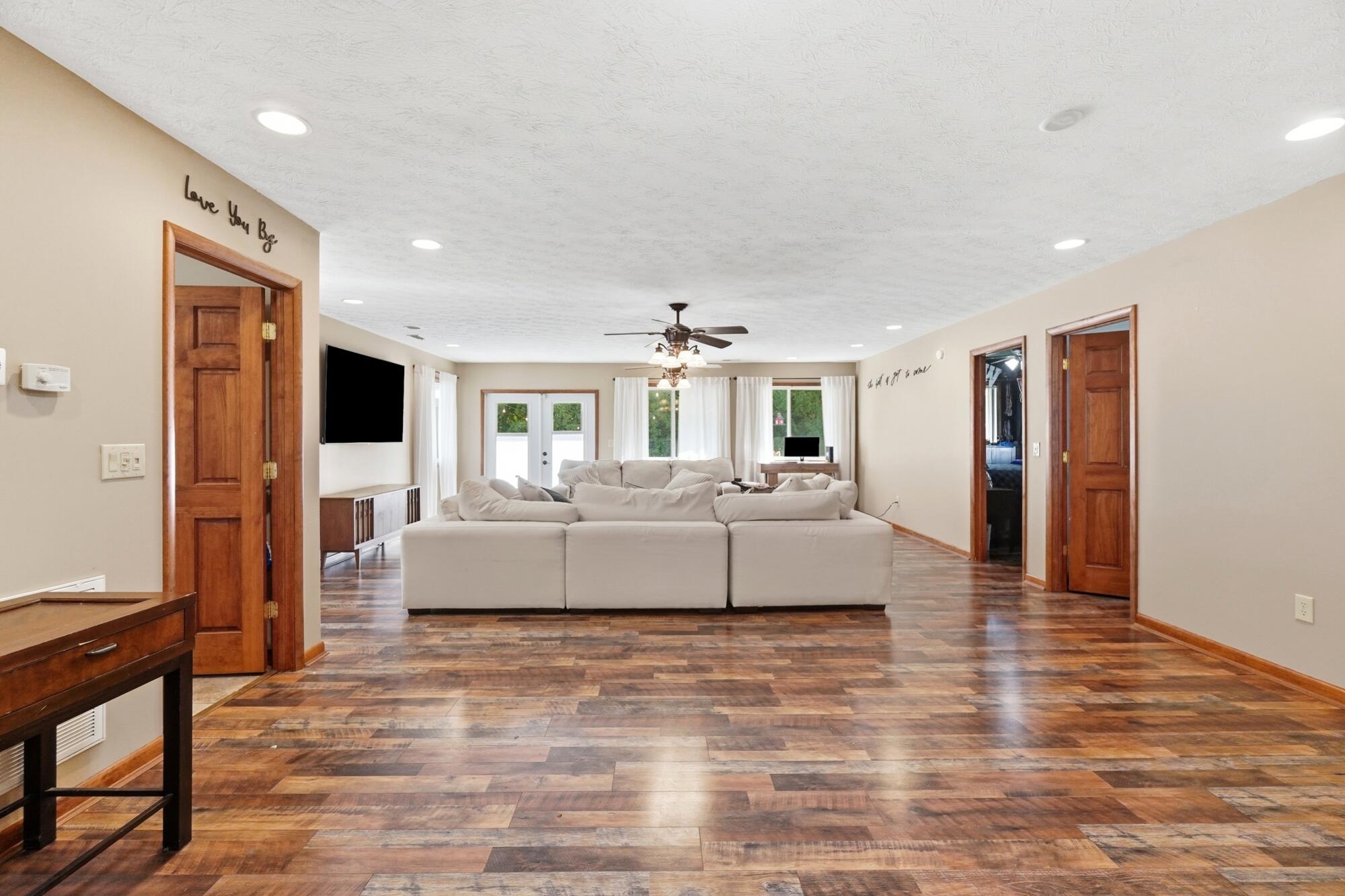 3230 Glouster, Springfield, Ohio 45503