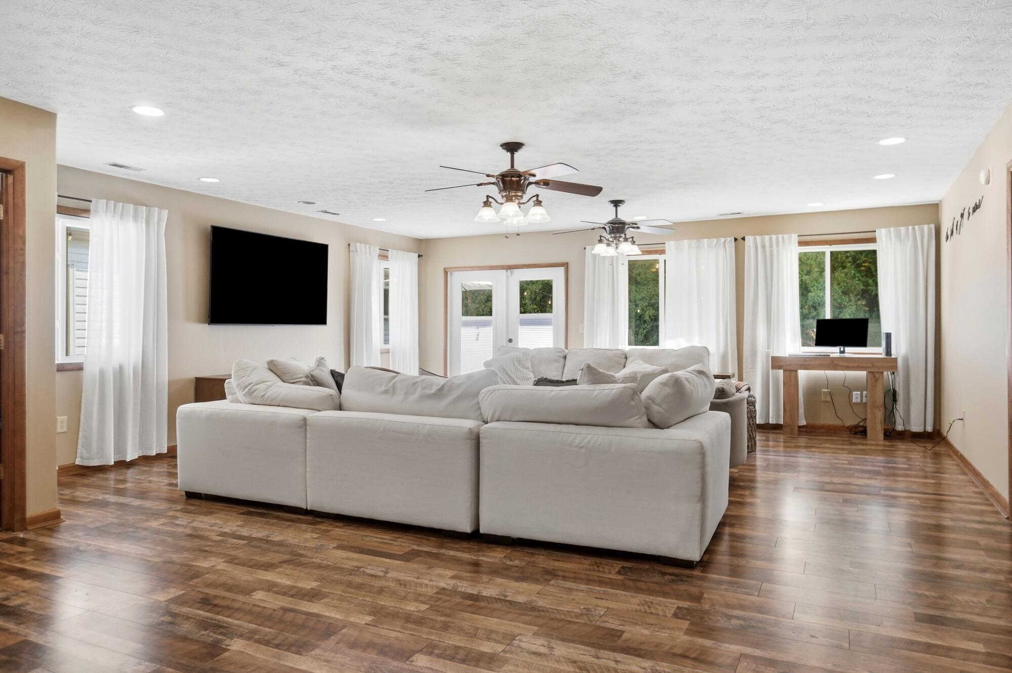 3230 Glouster, Springfield, Ohio 45503