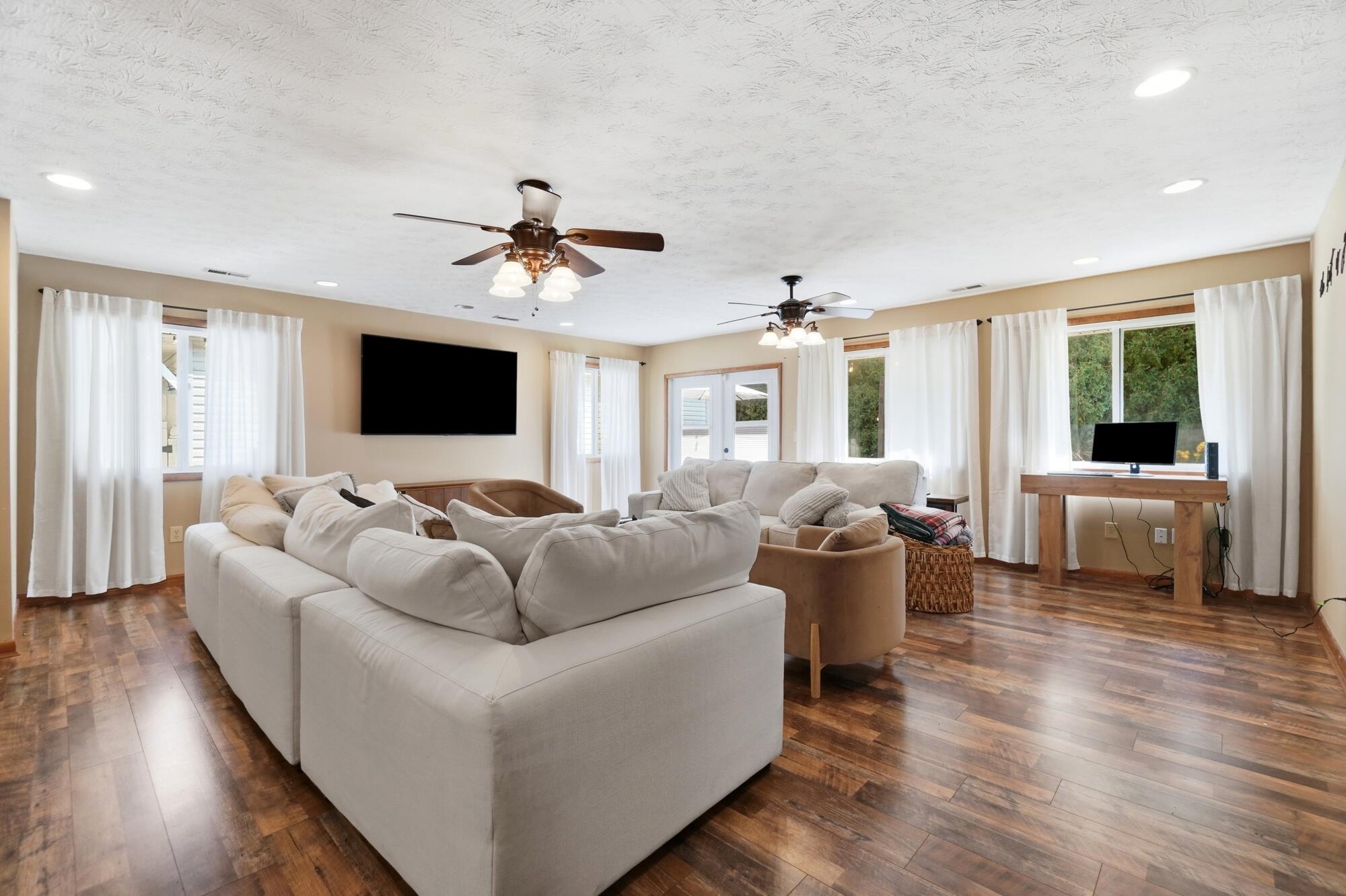 3230 Glouster, Springfield, Ohio 45503