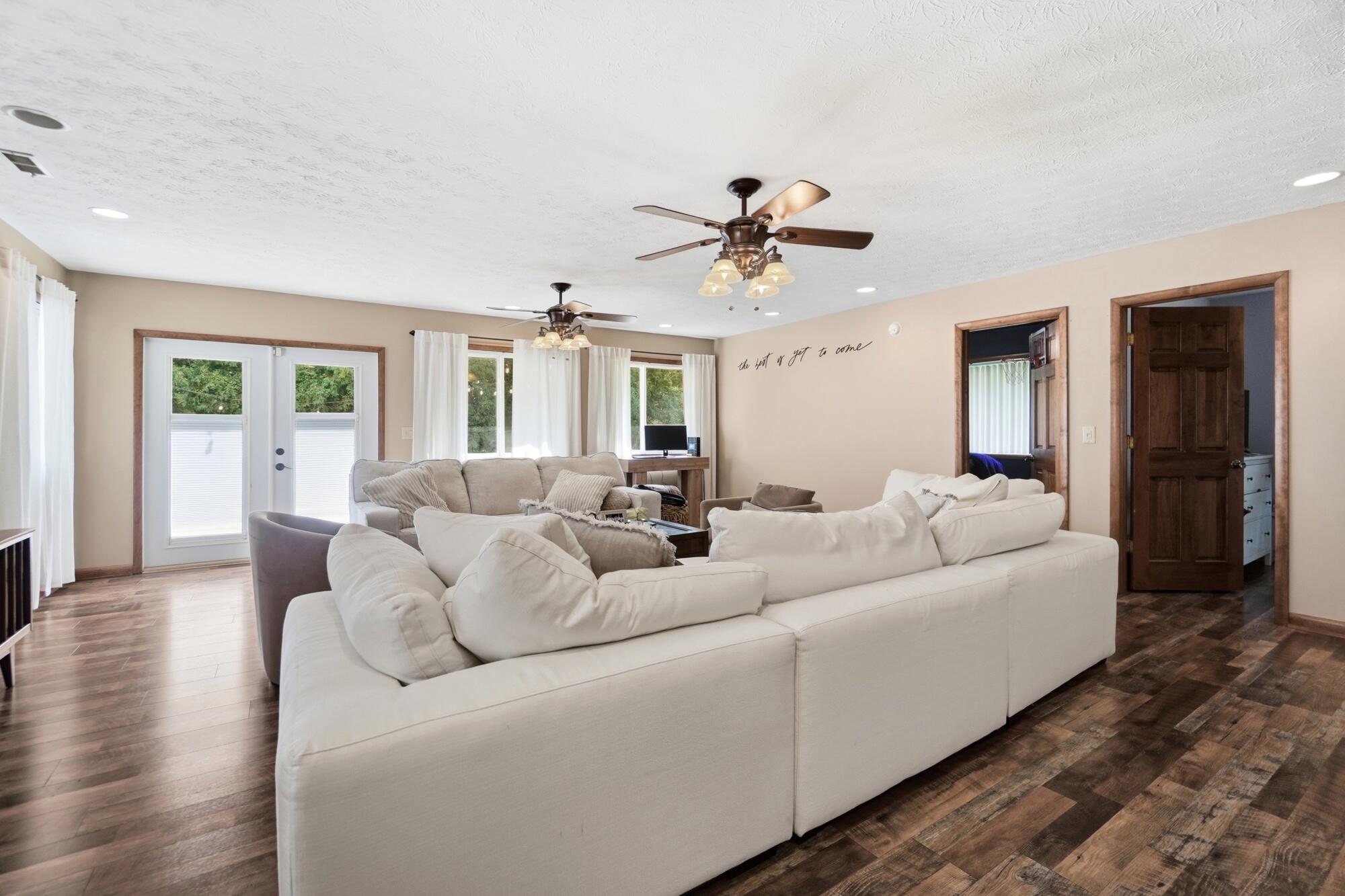 3230 Glouster, Springfield, Ohio 45503