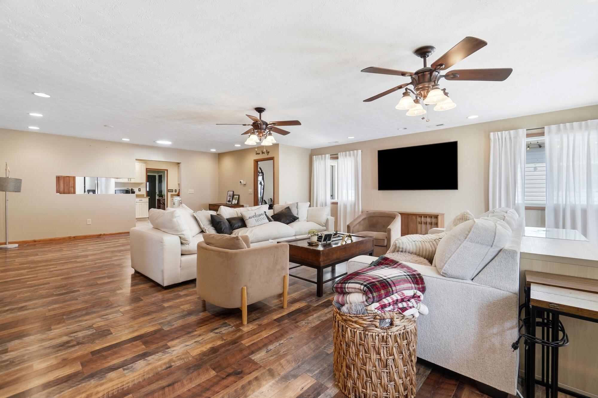 3230 Glouster, Springfield, Ohio 45503