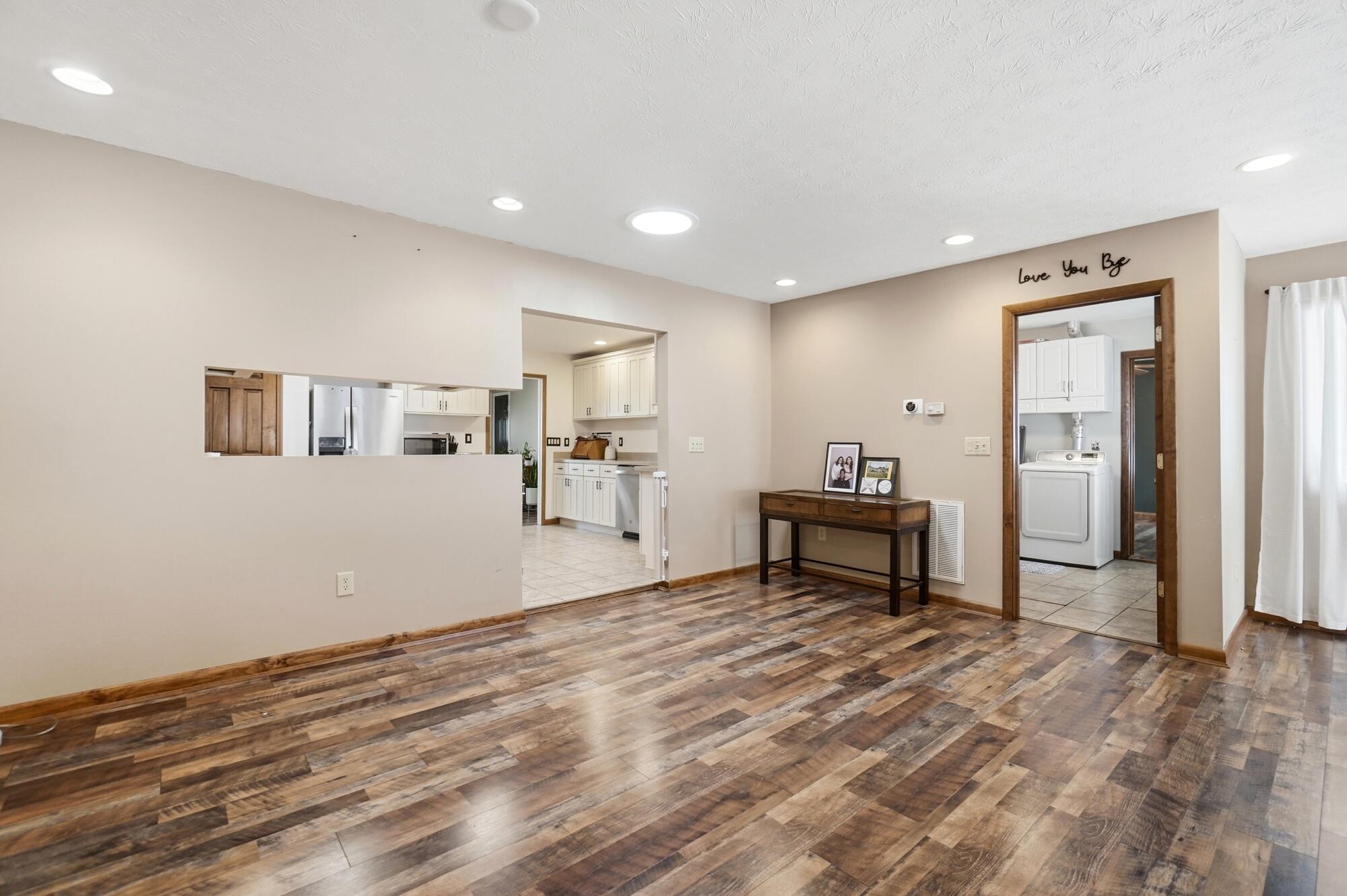 3230 Glouster, Springfield, Ohio 45503