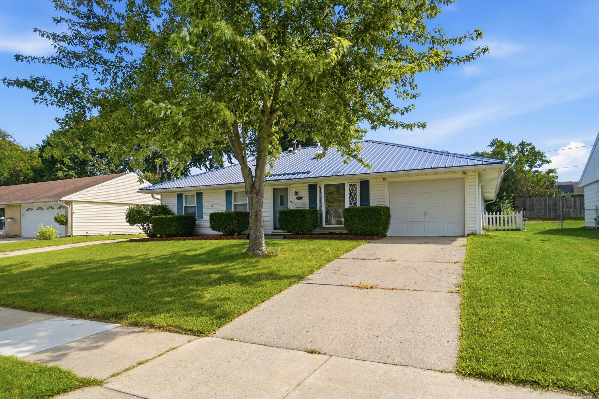 3230 Glouster, Springfield, Ohio 45503