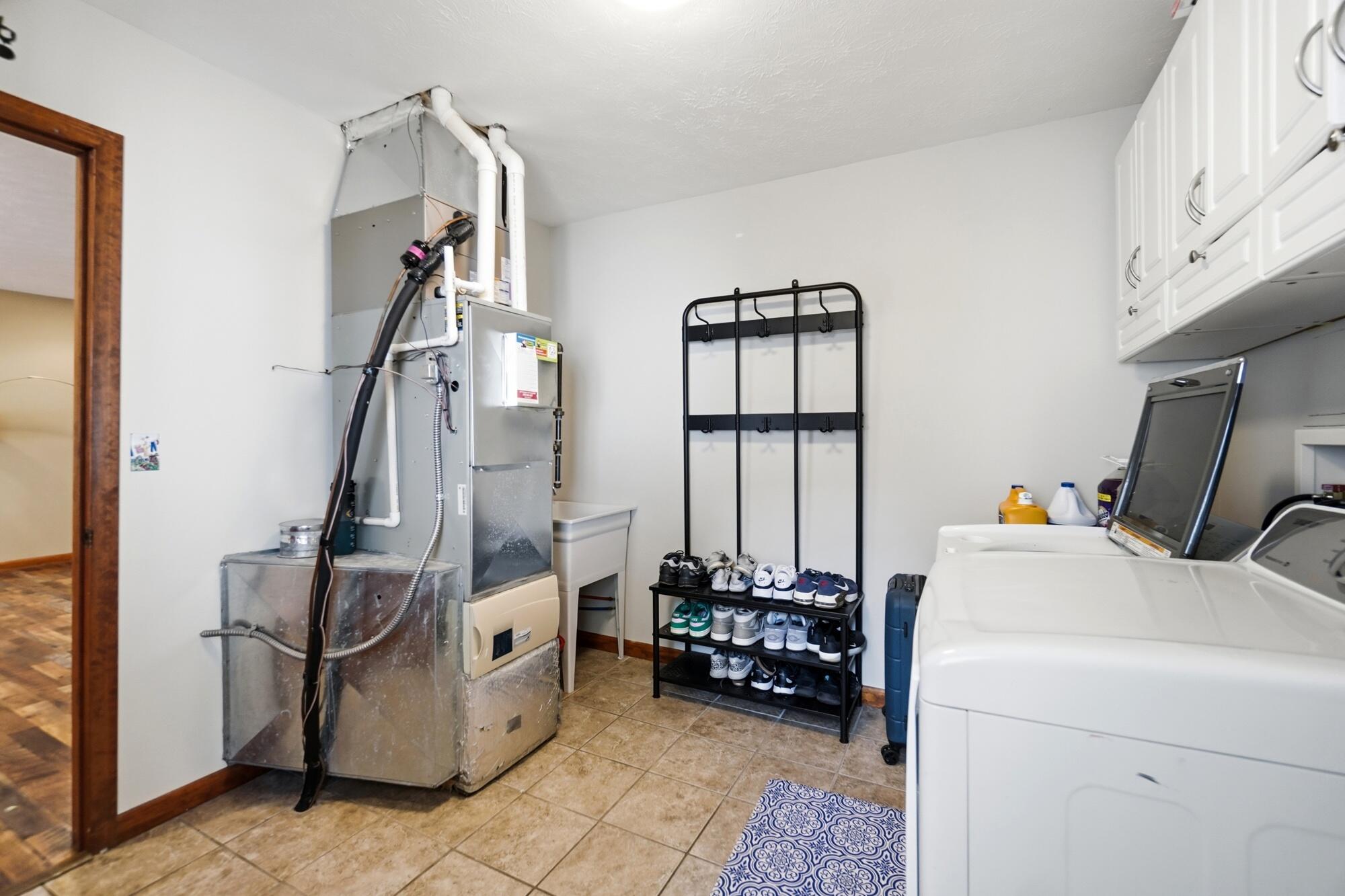 3230 Glouster, Springfield, Ohio 45503