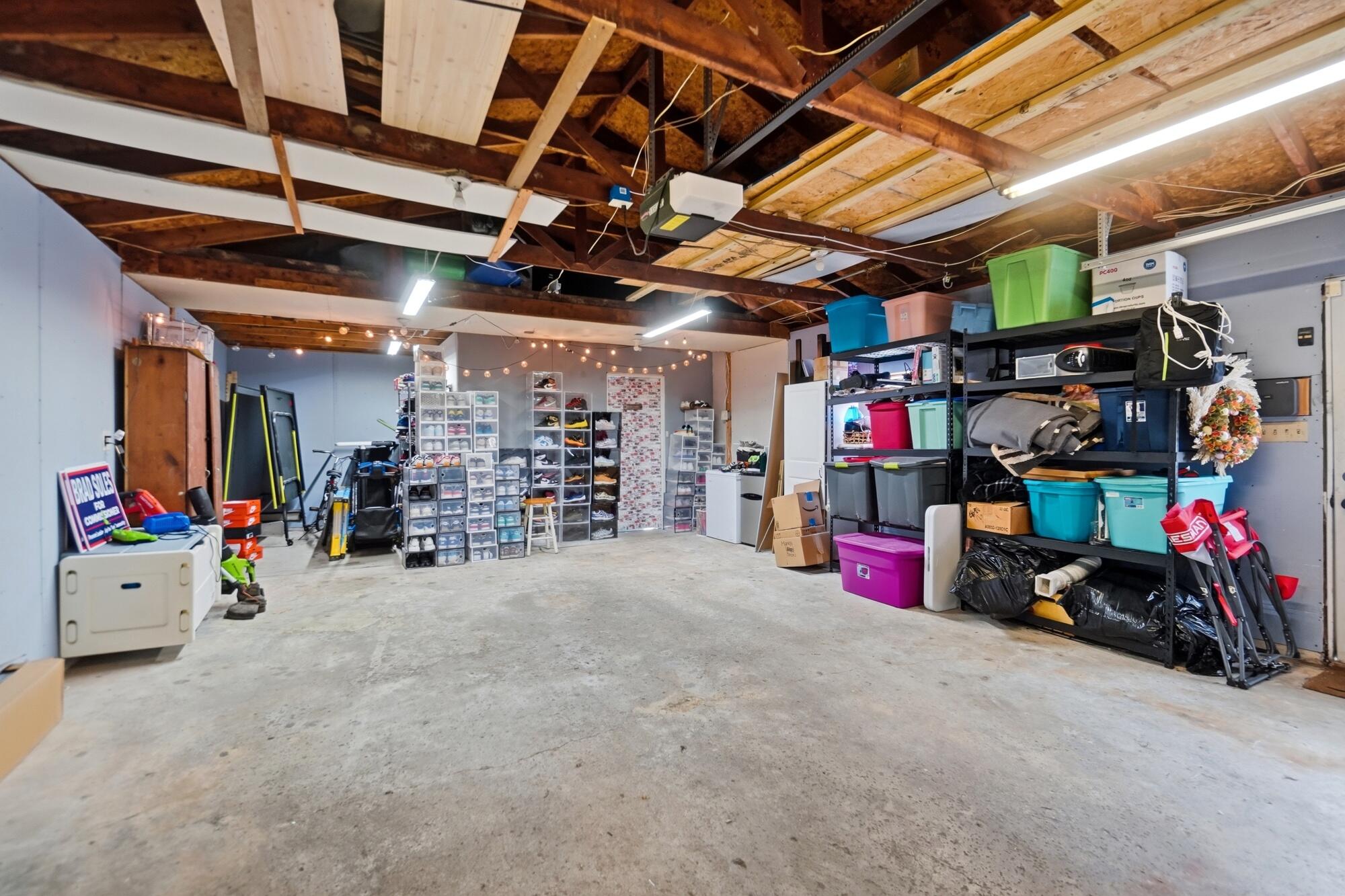 3230 Glouster, Springfield, Ohio 45503
