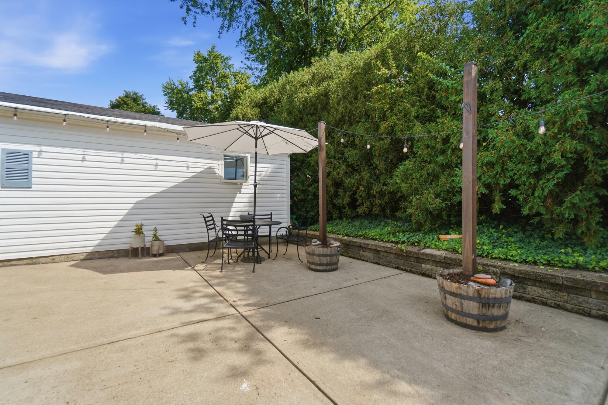 3230 Glouster, Springfield, Ohio 45503