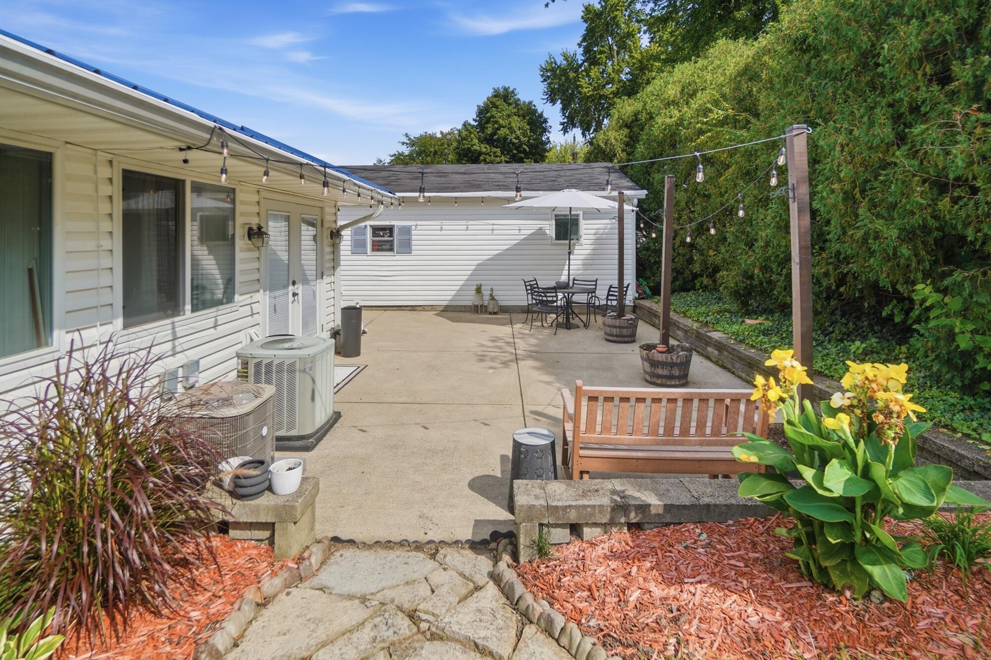 3230 Glouster, Springfield, Ohio 45503