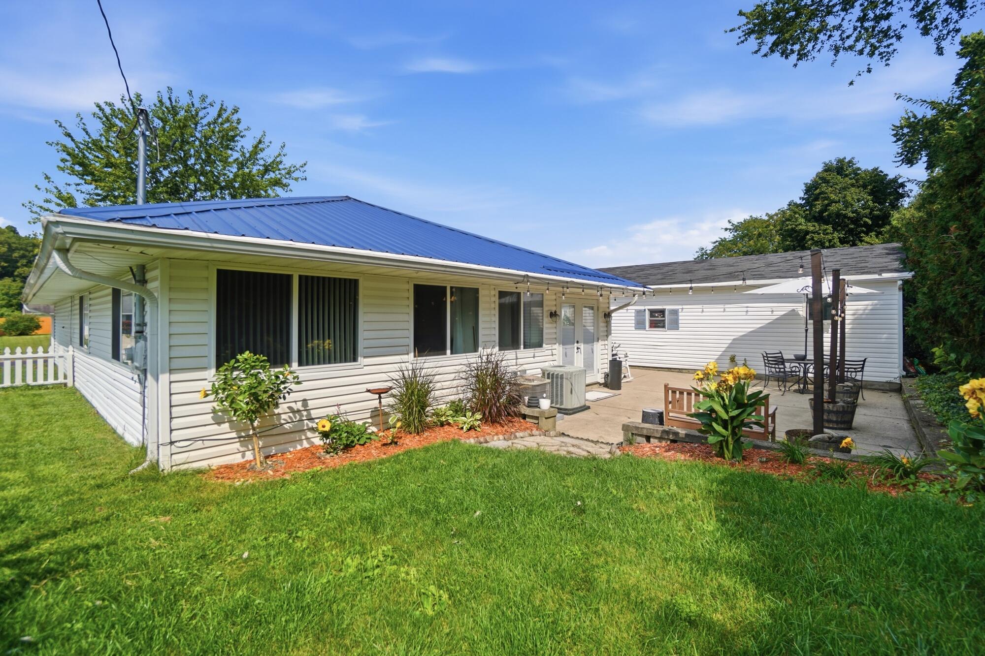 3230 Glouster, Springfield, Ohio 45503