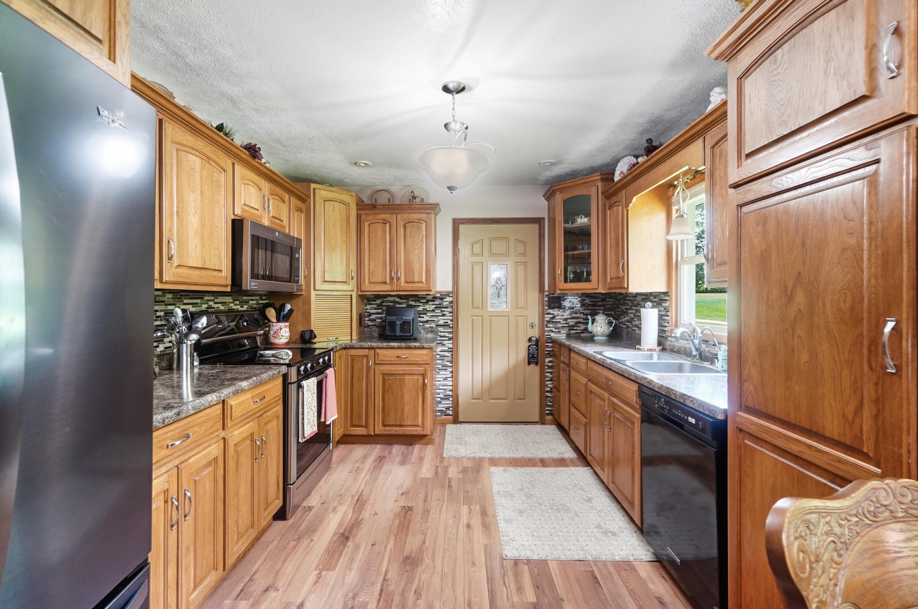 10365 Shelby Freyburg, Wapakoneta, Ohio 45895