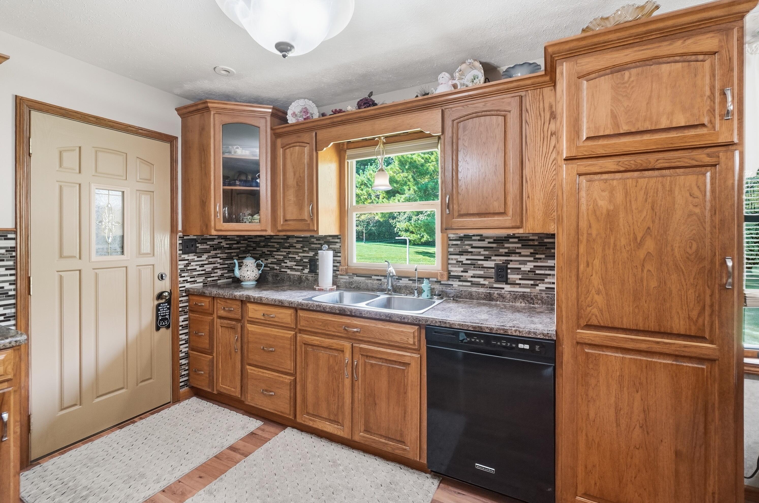 10365 Shelby Freyburg, Wapakoneta, Ohio 45895