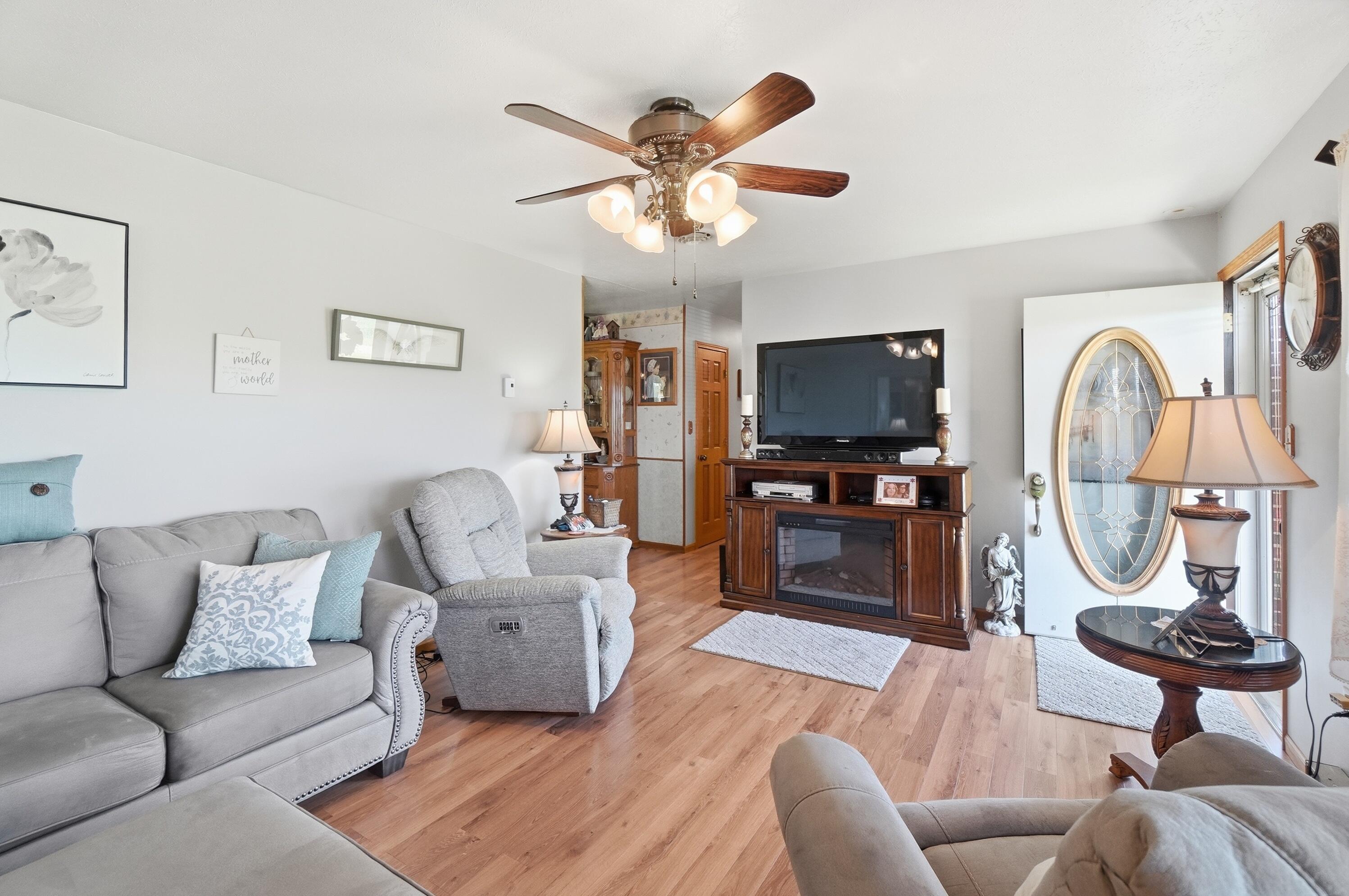 10365 Shelby Freyburg, Wapakoneta, Ohio 45895