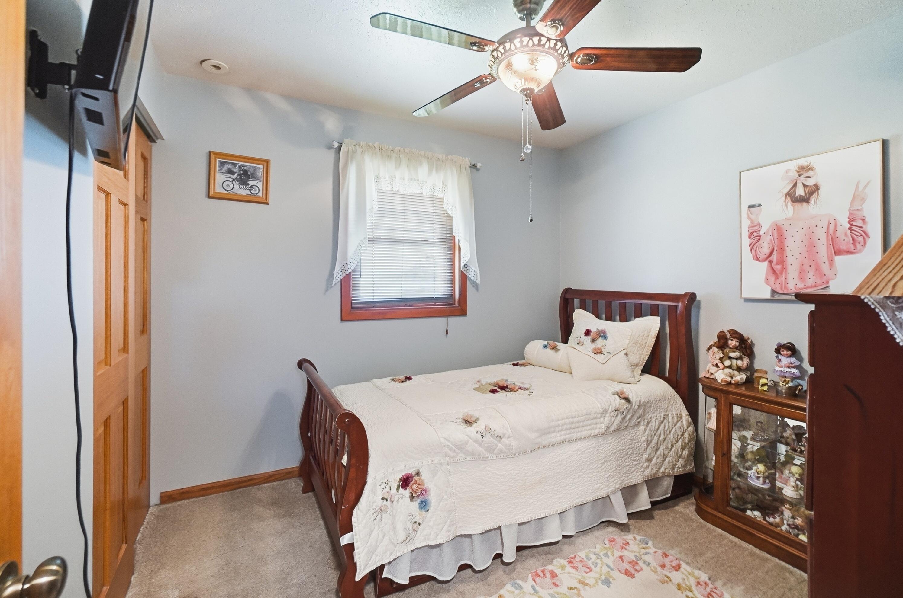 10365 Shelby Freyburg, Wapakoneta, Ohio 45895