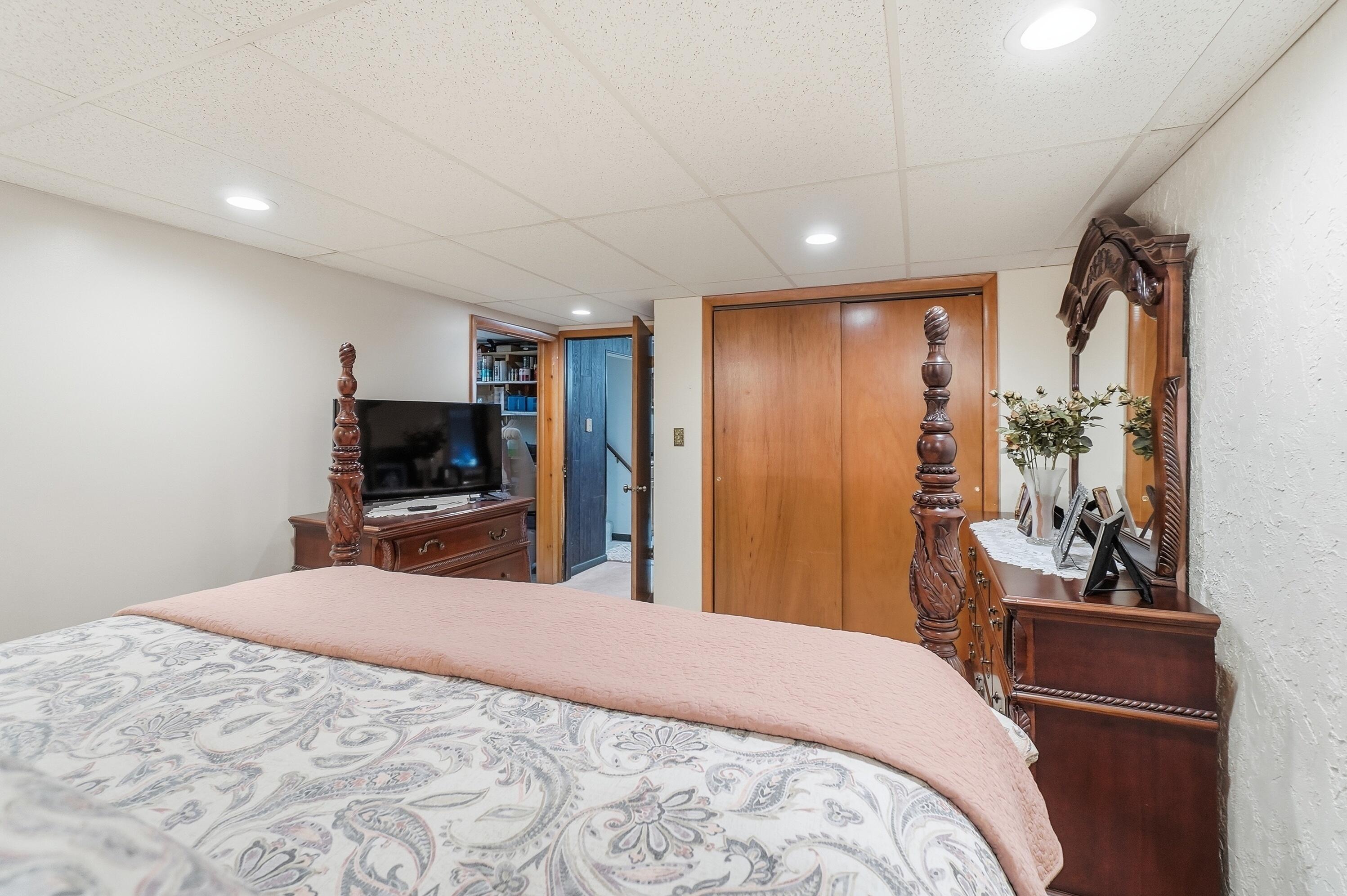 10365 Shelby Freyburg, Wapakoneta, Ohio 45895