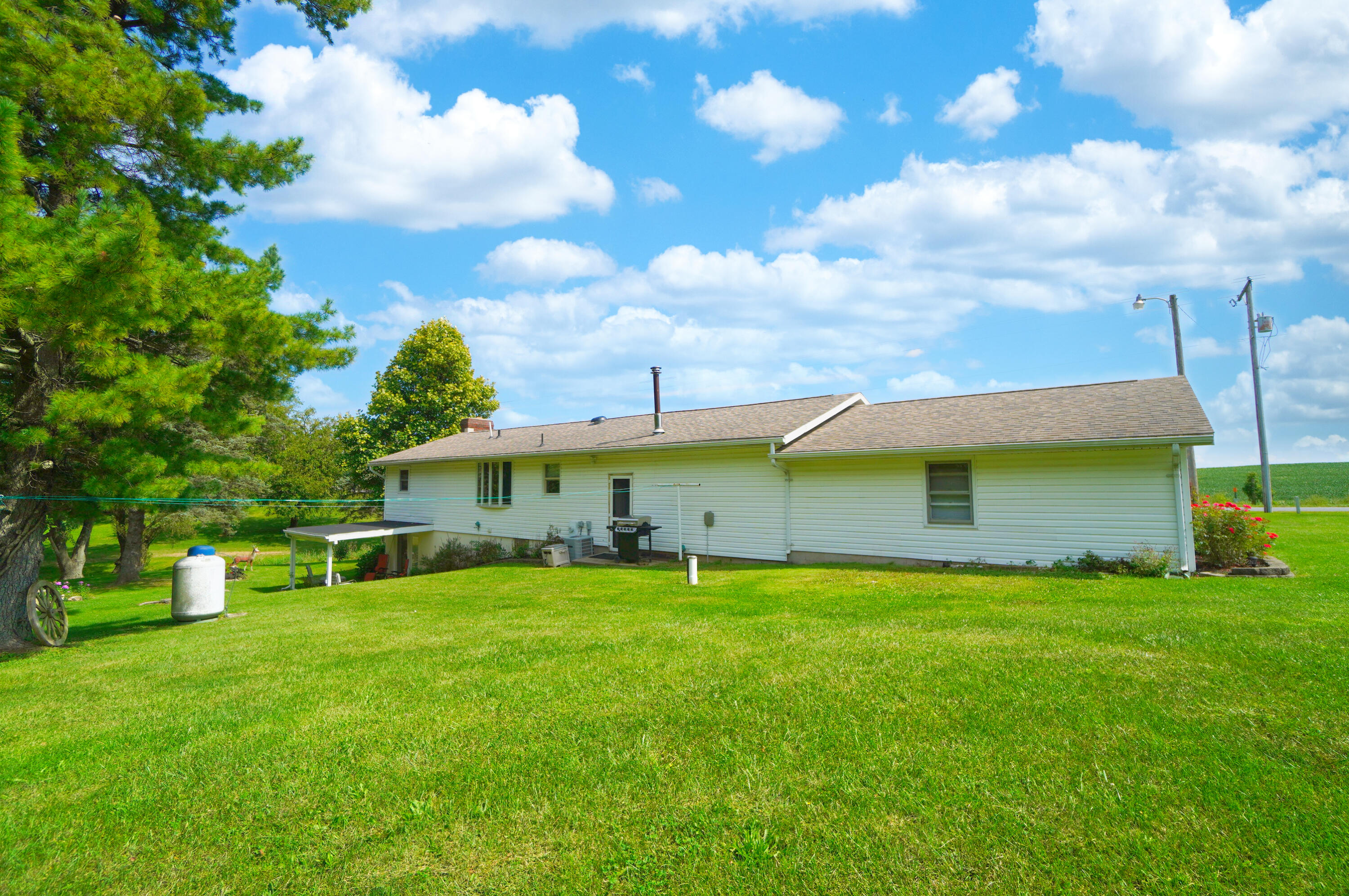 10365 Shelby Freyburg, Wapakoneta, Ohio 45895