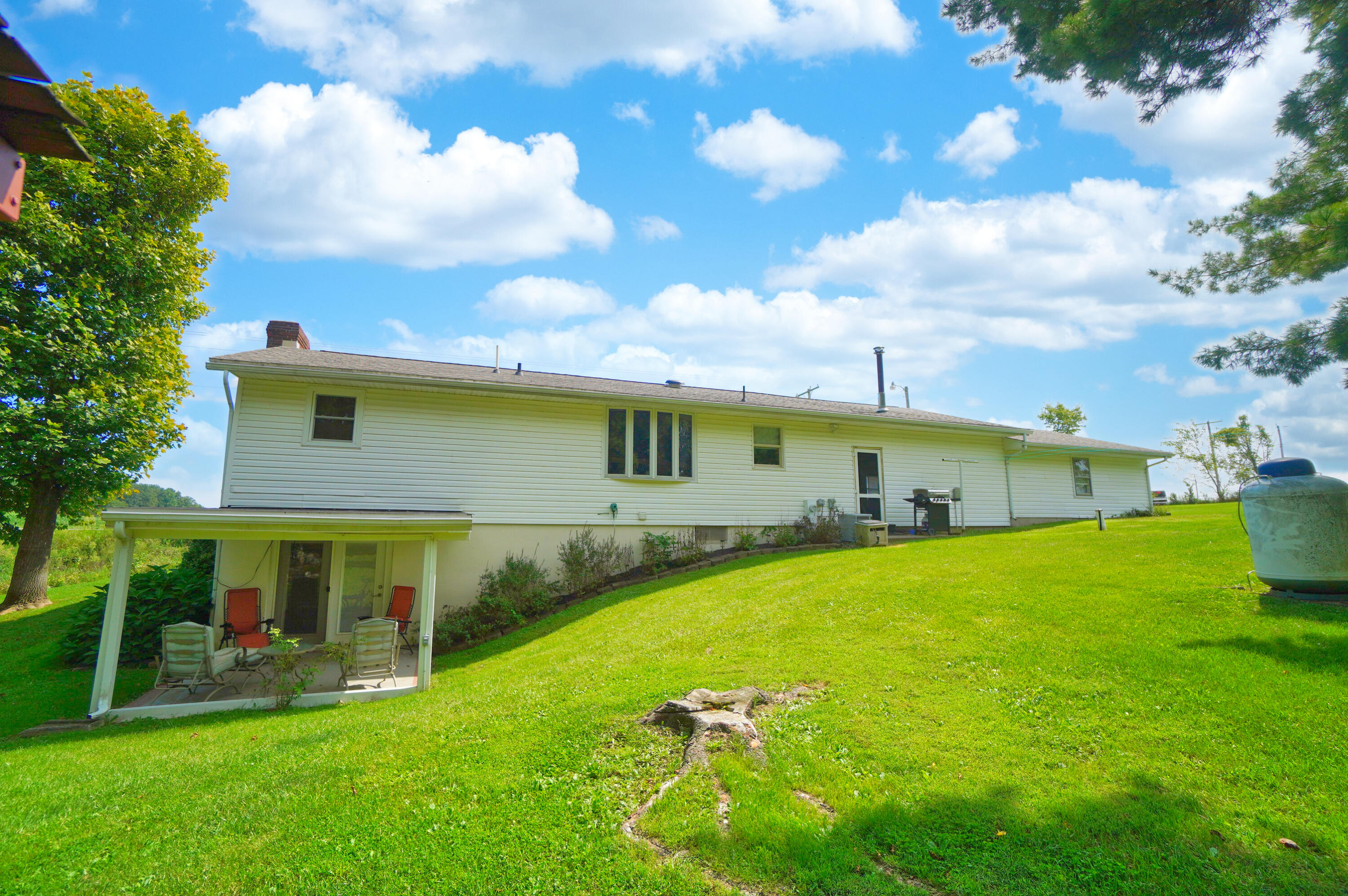 10365 Shelby Freyburg, Wapakoneta, Ohio 45895